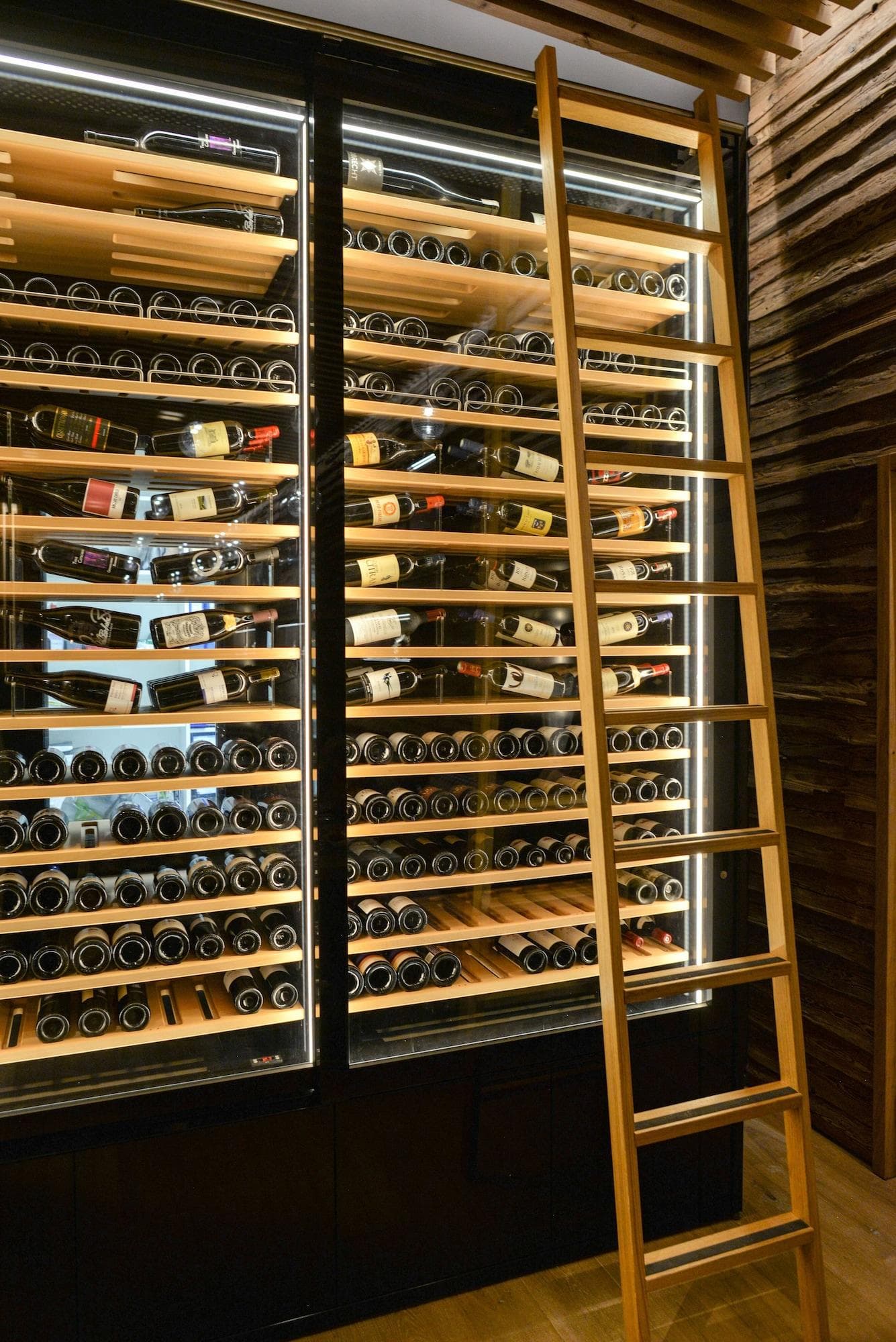 Peaks Place Apartment-Hotel & Spa, Restaurant