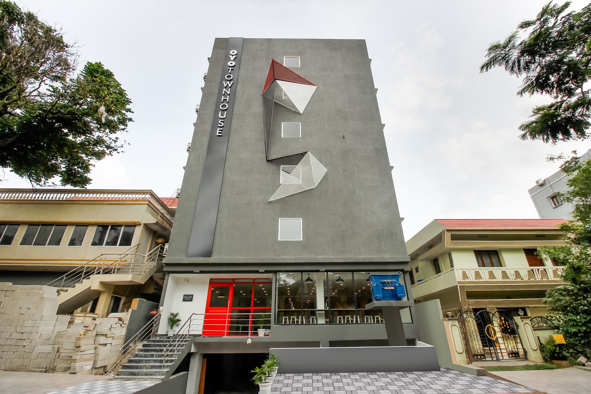 Super Townhouse The Cinco Htl near ESI Hospital, General view