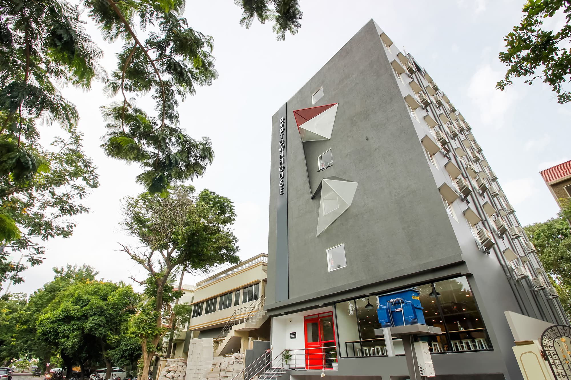 Super Townhouse The Cinco Htl near ESI Hospital, General view