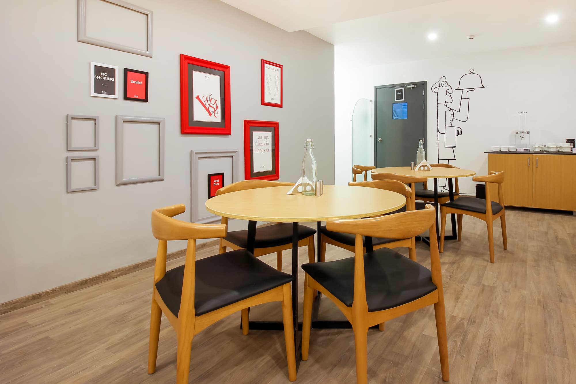 Super Townhouse The Cinco Htl near ESI Hospital, Restaurant