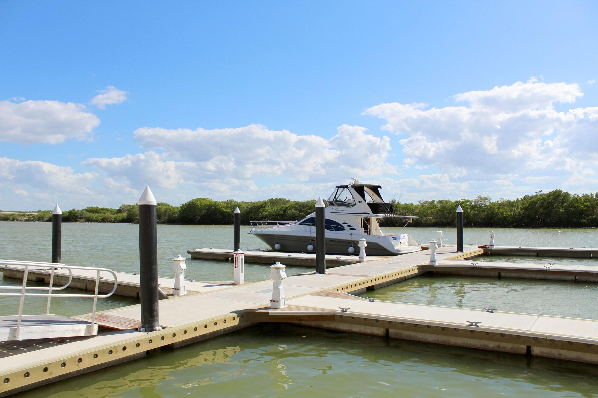 Grand Marina Hotel, General view