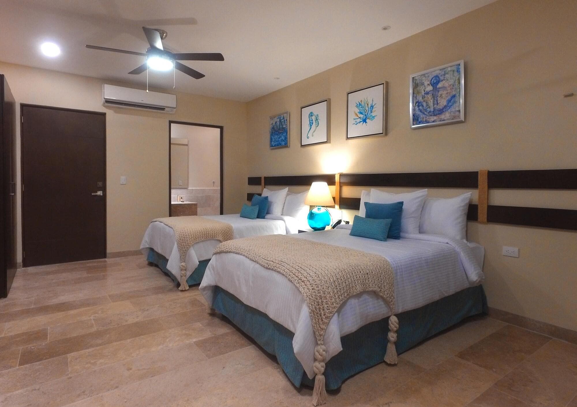 Grand Marina Hotel, Room