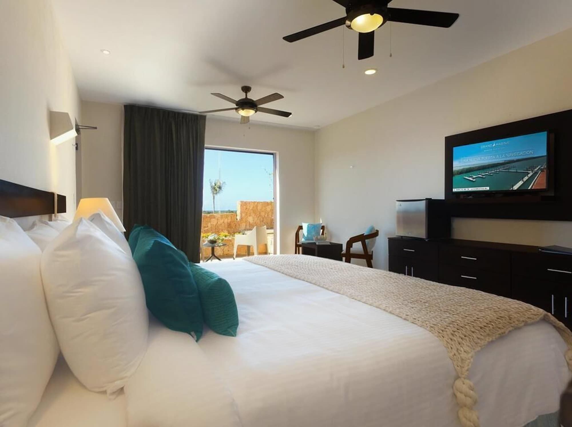 Grand Marina Hotel, Room