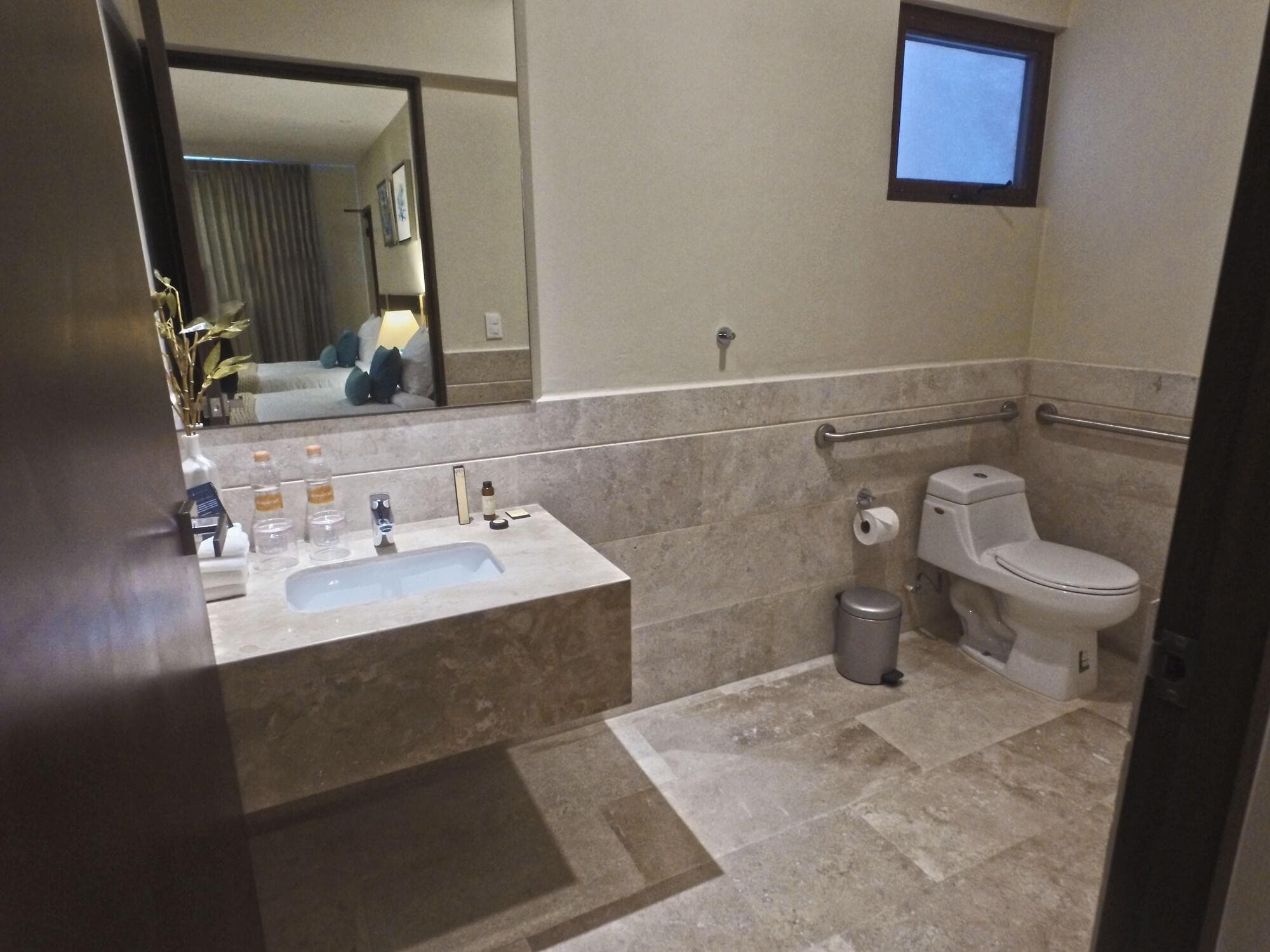 Grand Marina Hotel, Room