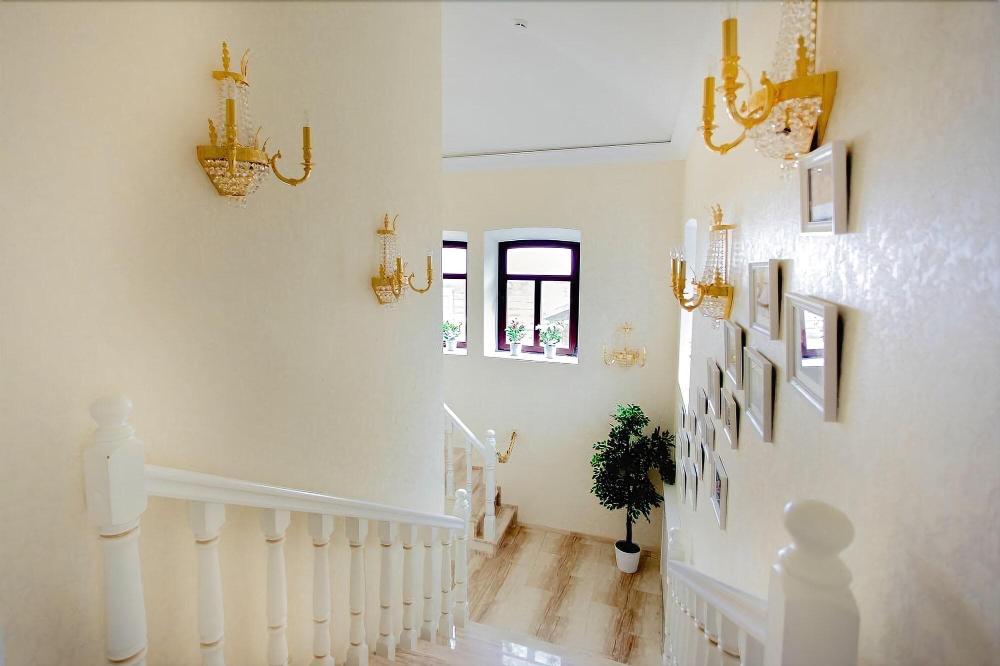 Tatarskaya Usadba, Lobby