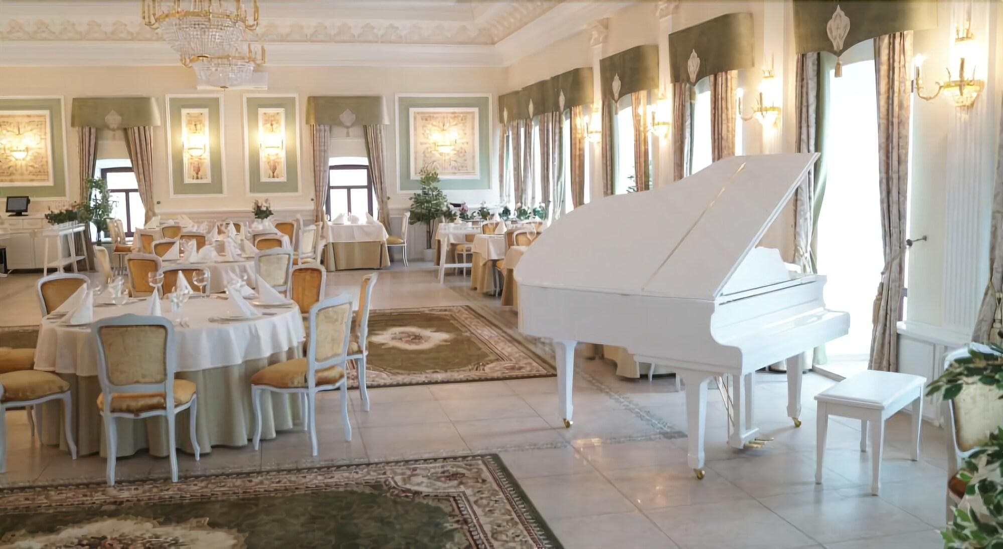 Tatarskaya Usadba, Restaurant