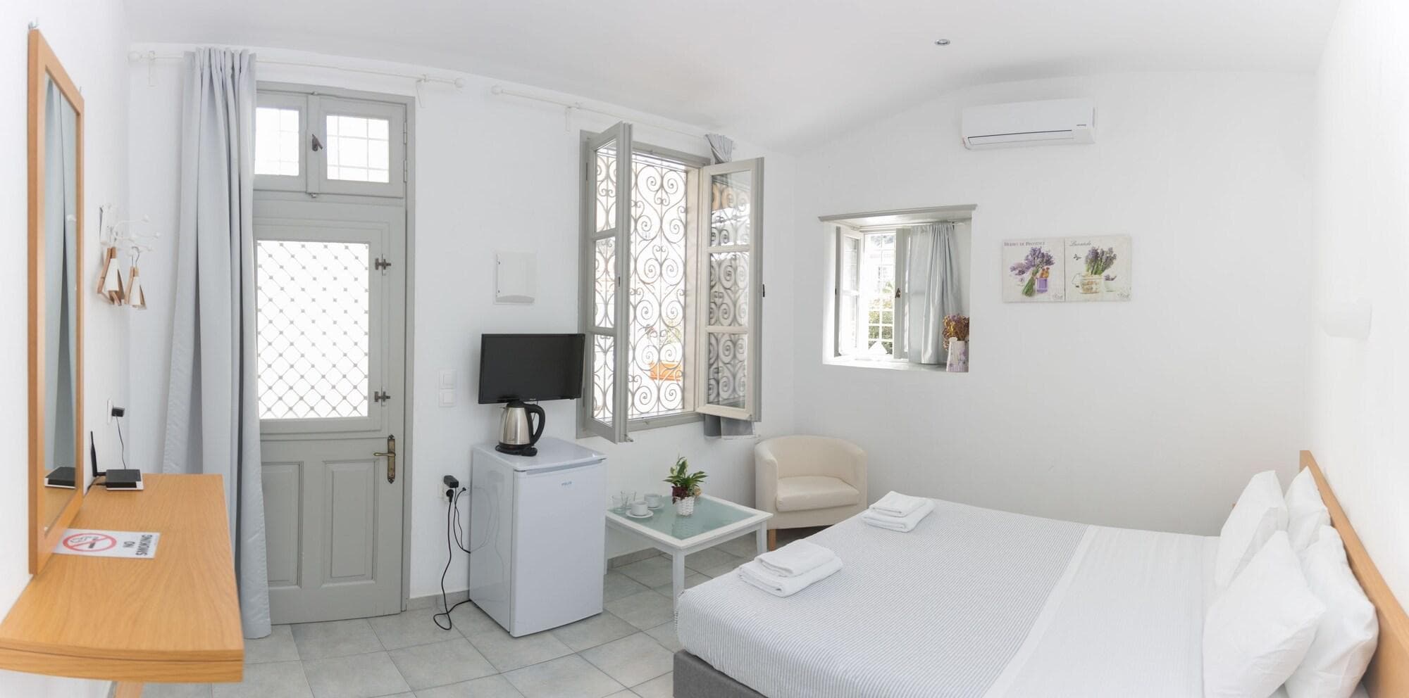 Douskos Guesthouse, Room