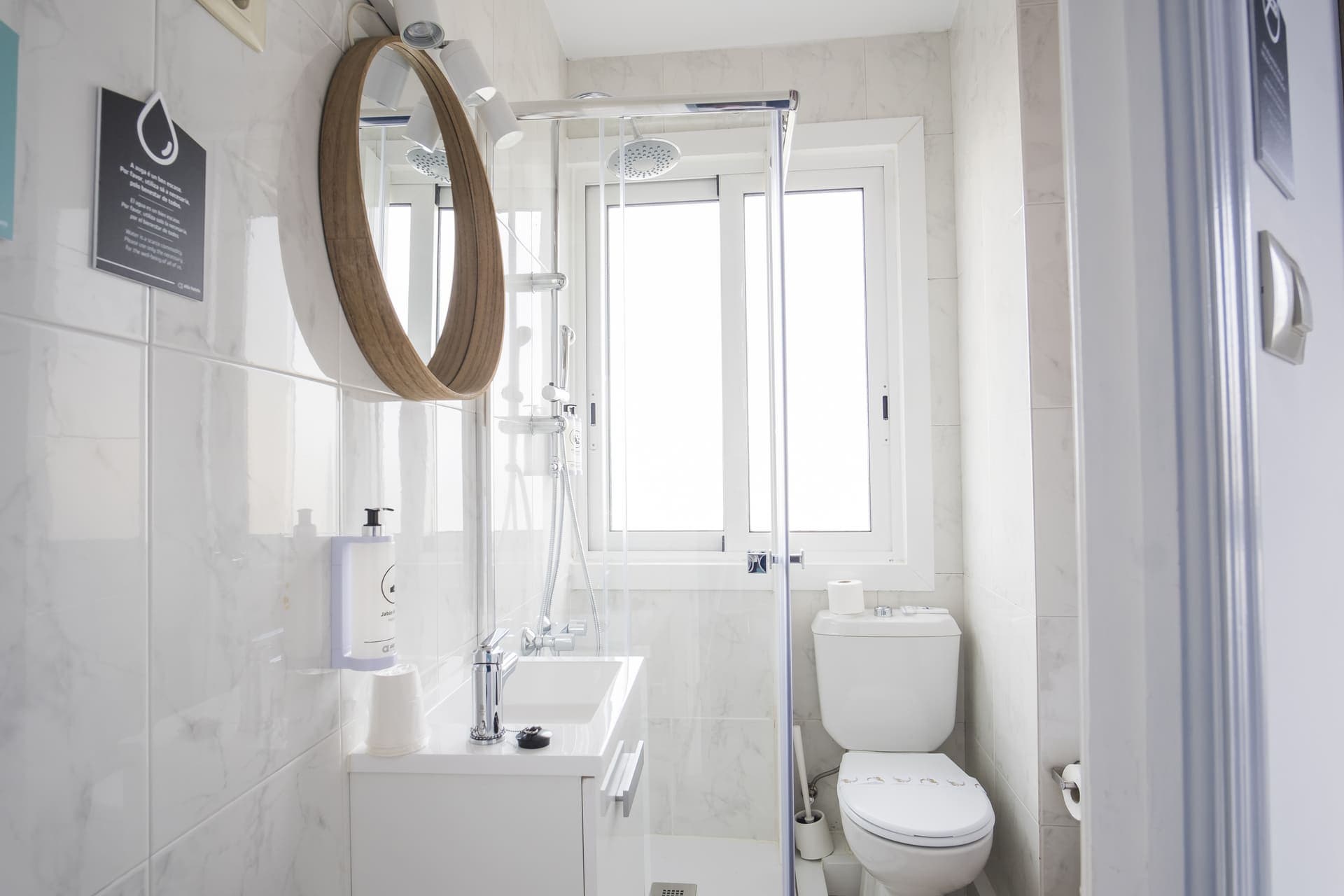 Alda Coruñamar, Room