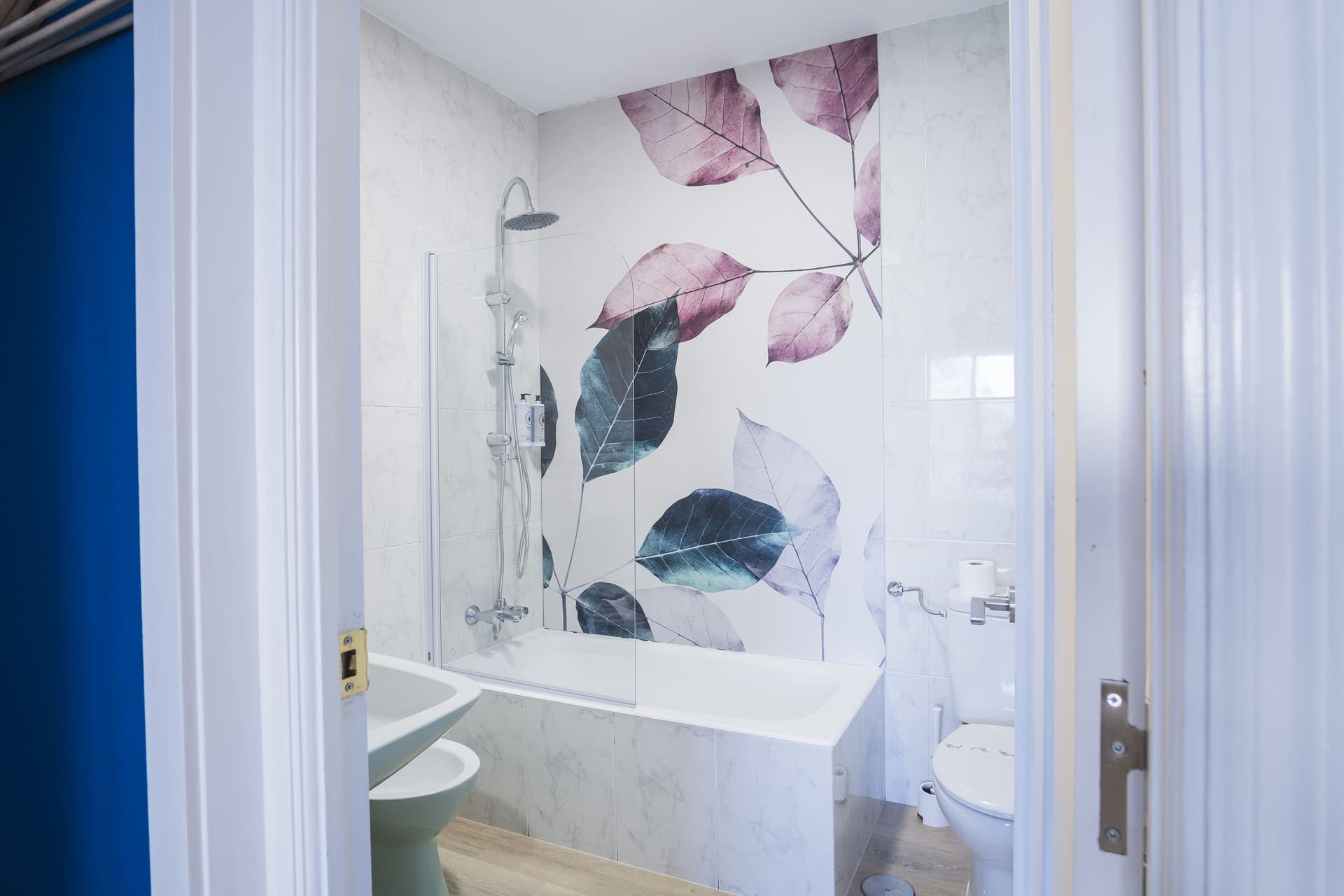 Alda Coruñamar, Room