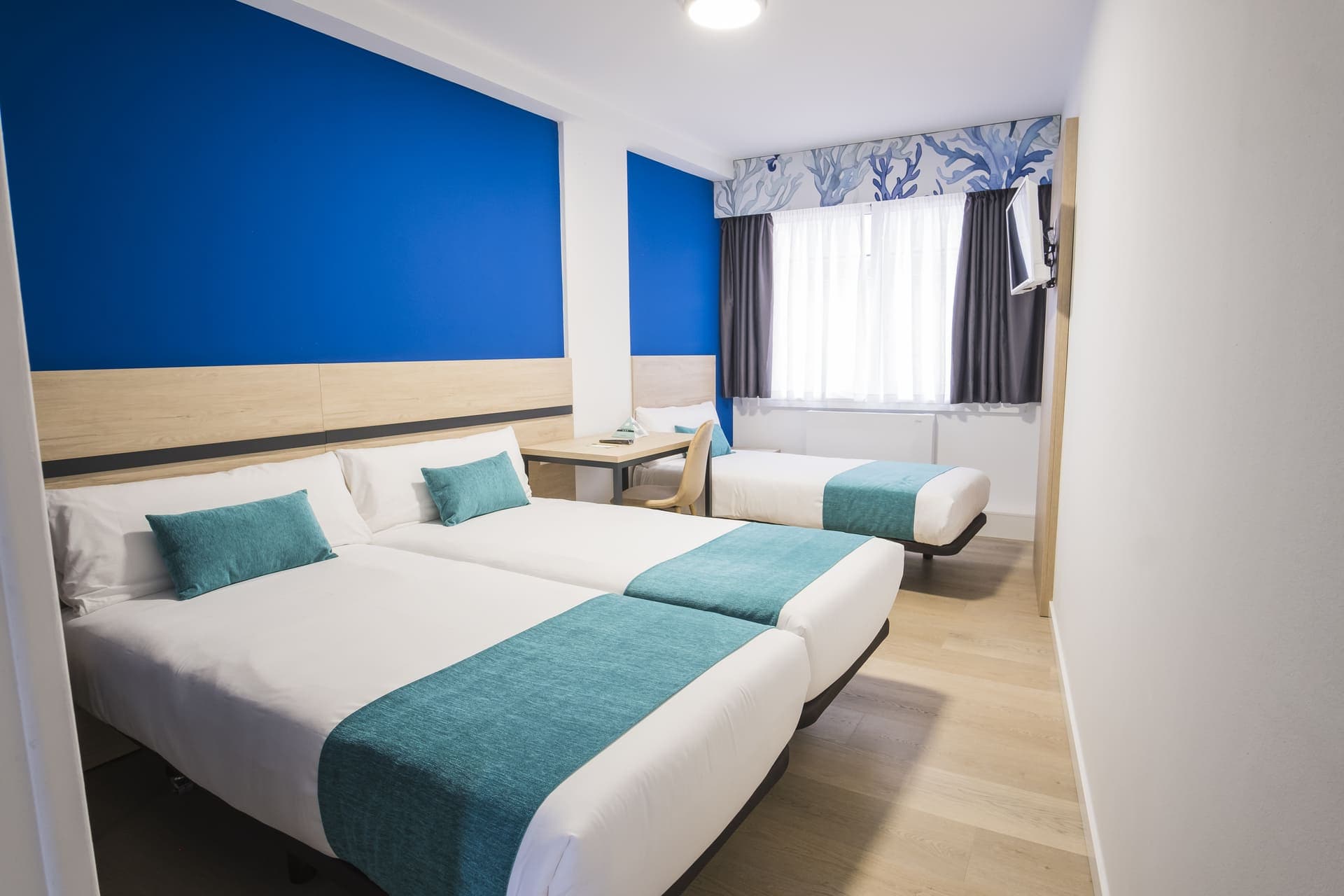 Alda Coruñamar, Room