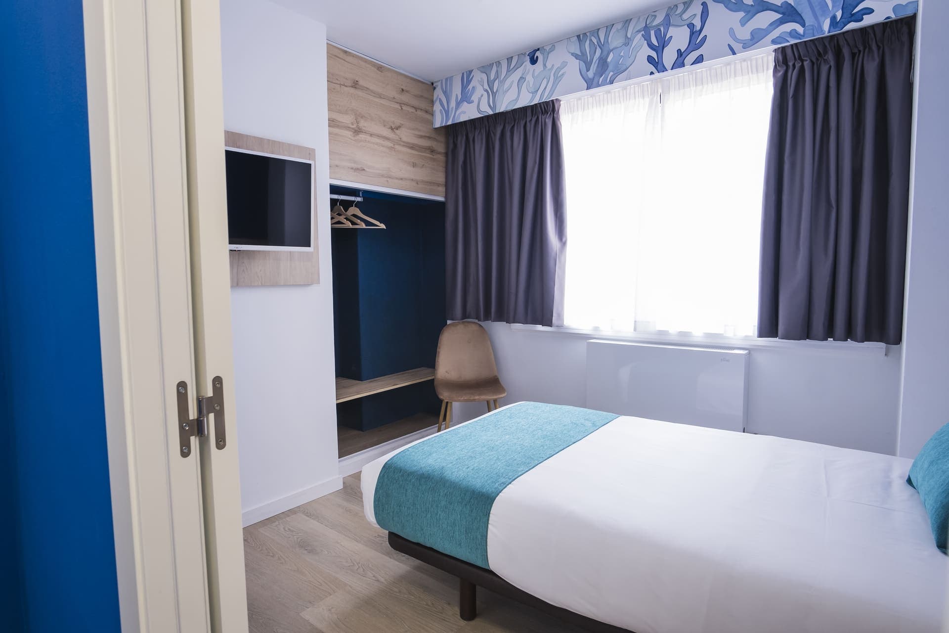 Alda Coruñamar, Room