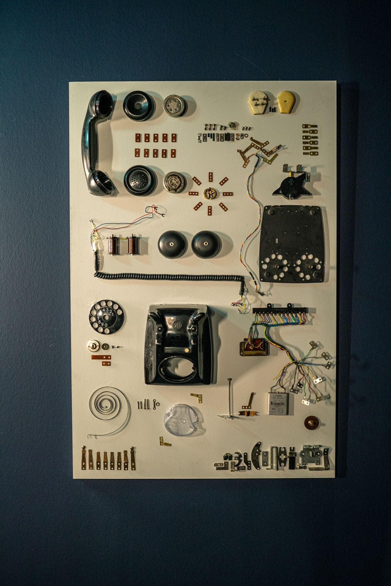 The Collector, Lobby