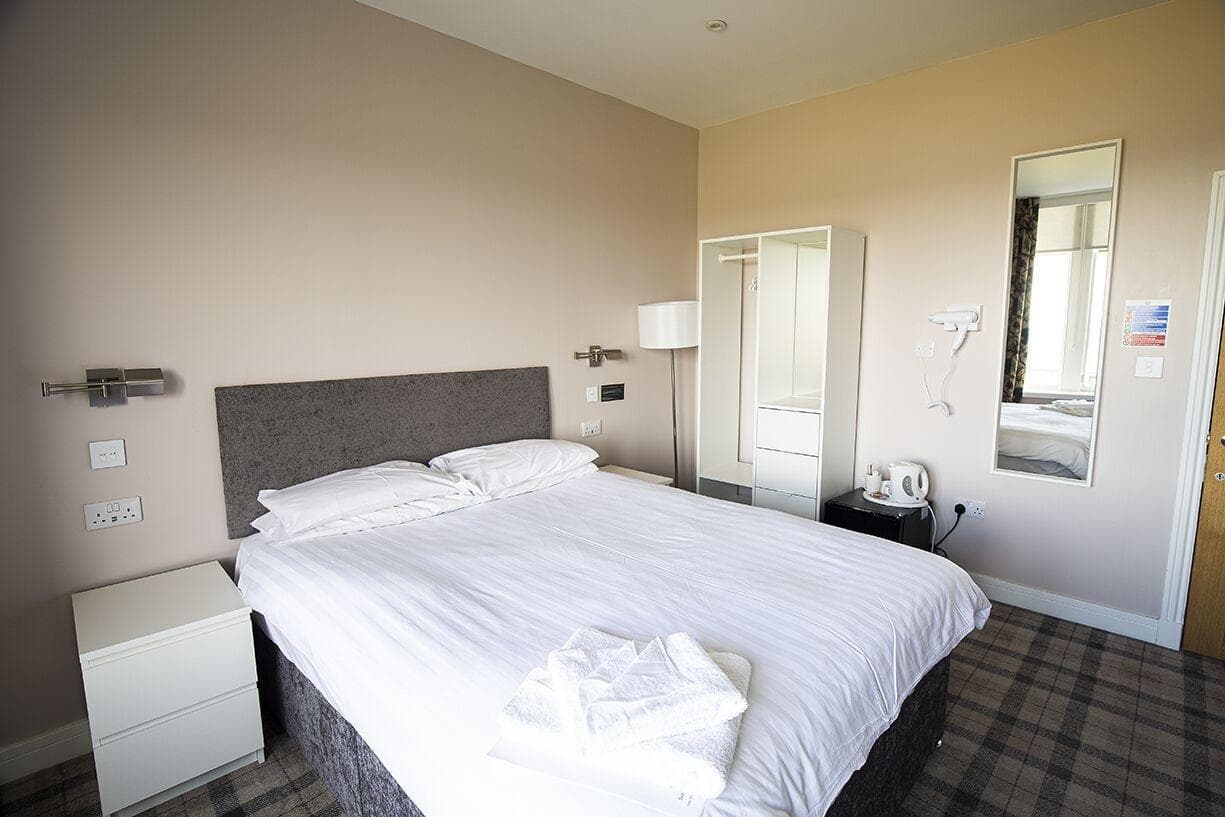 The Poseidon Inn, Room