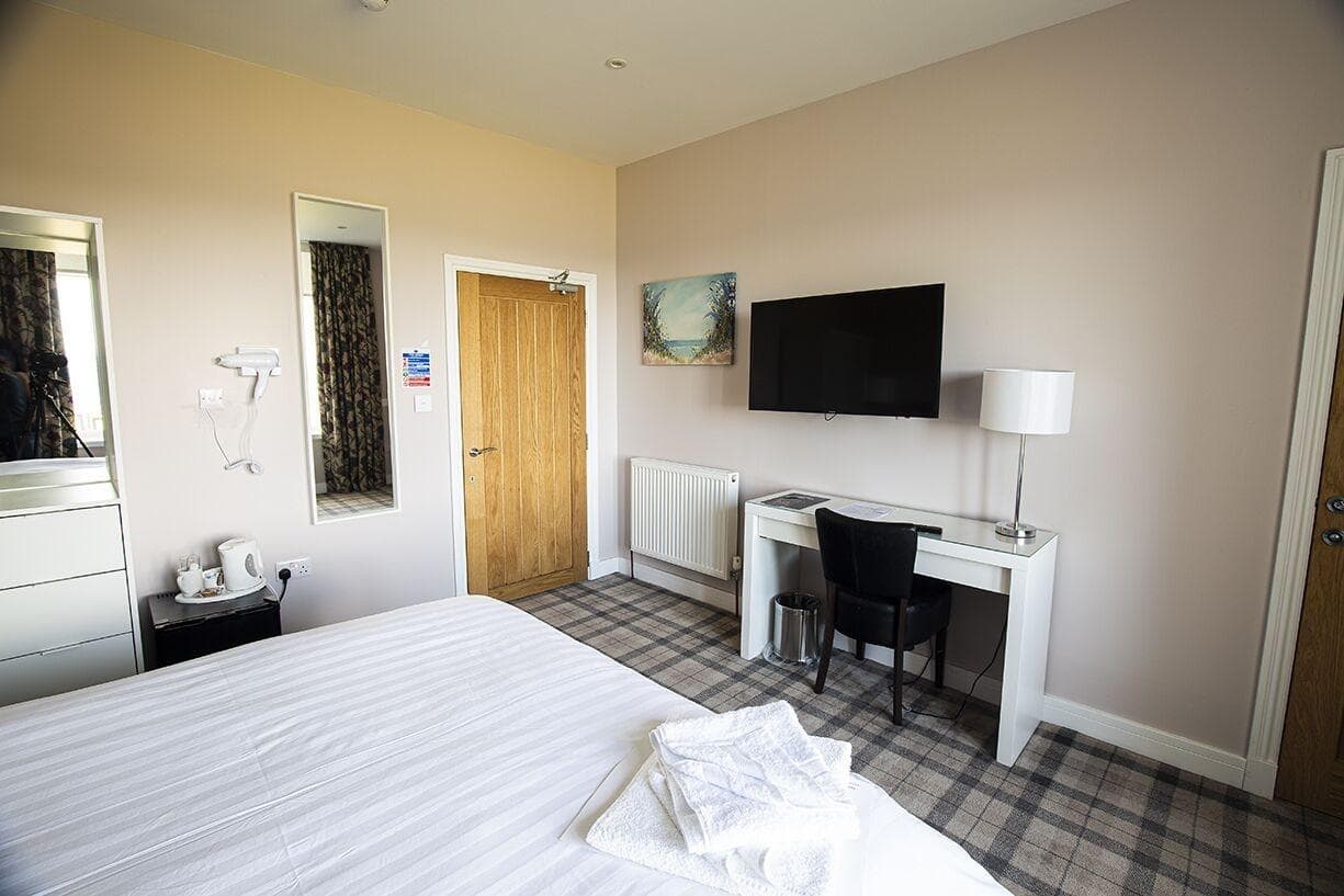 The Poseidon Inn, Room