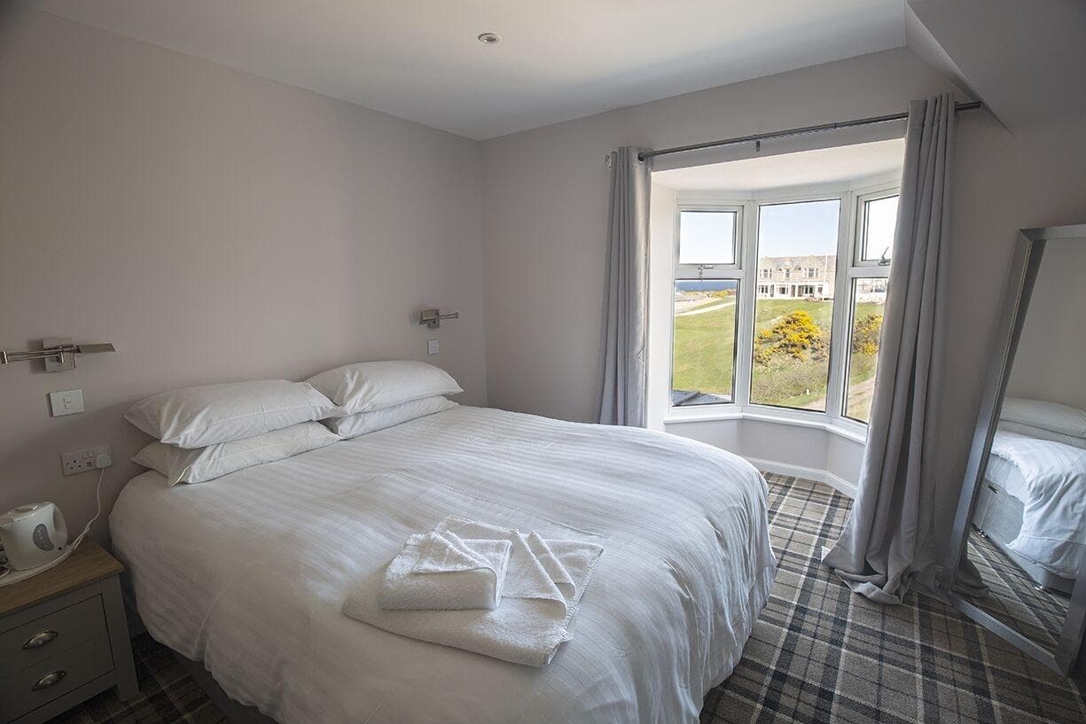 The Poseidon Inn, Room