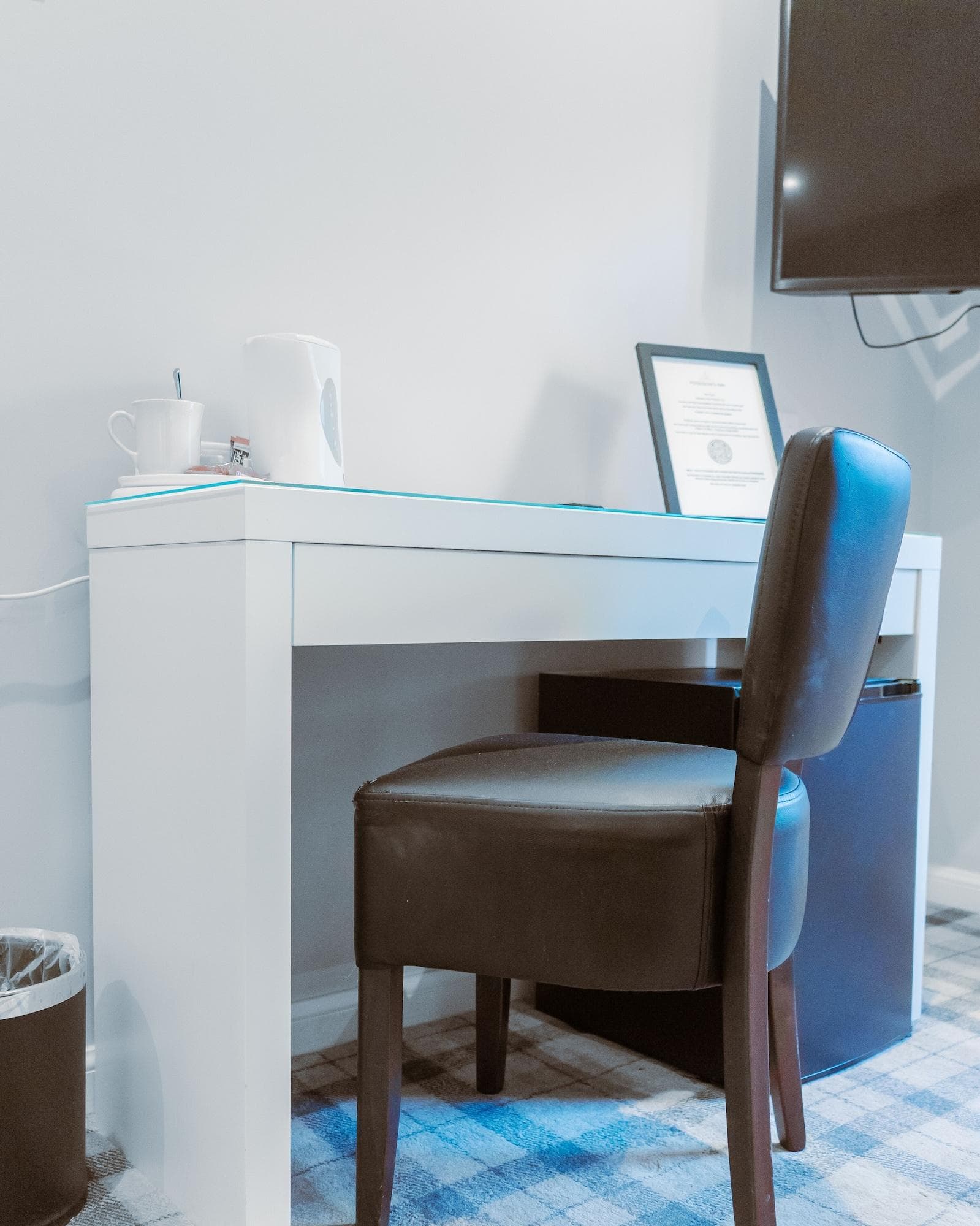 The Poseidon Inn, Room