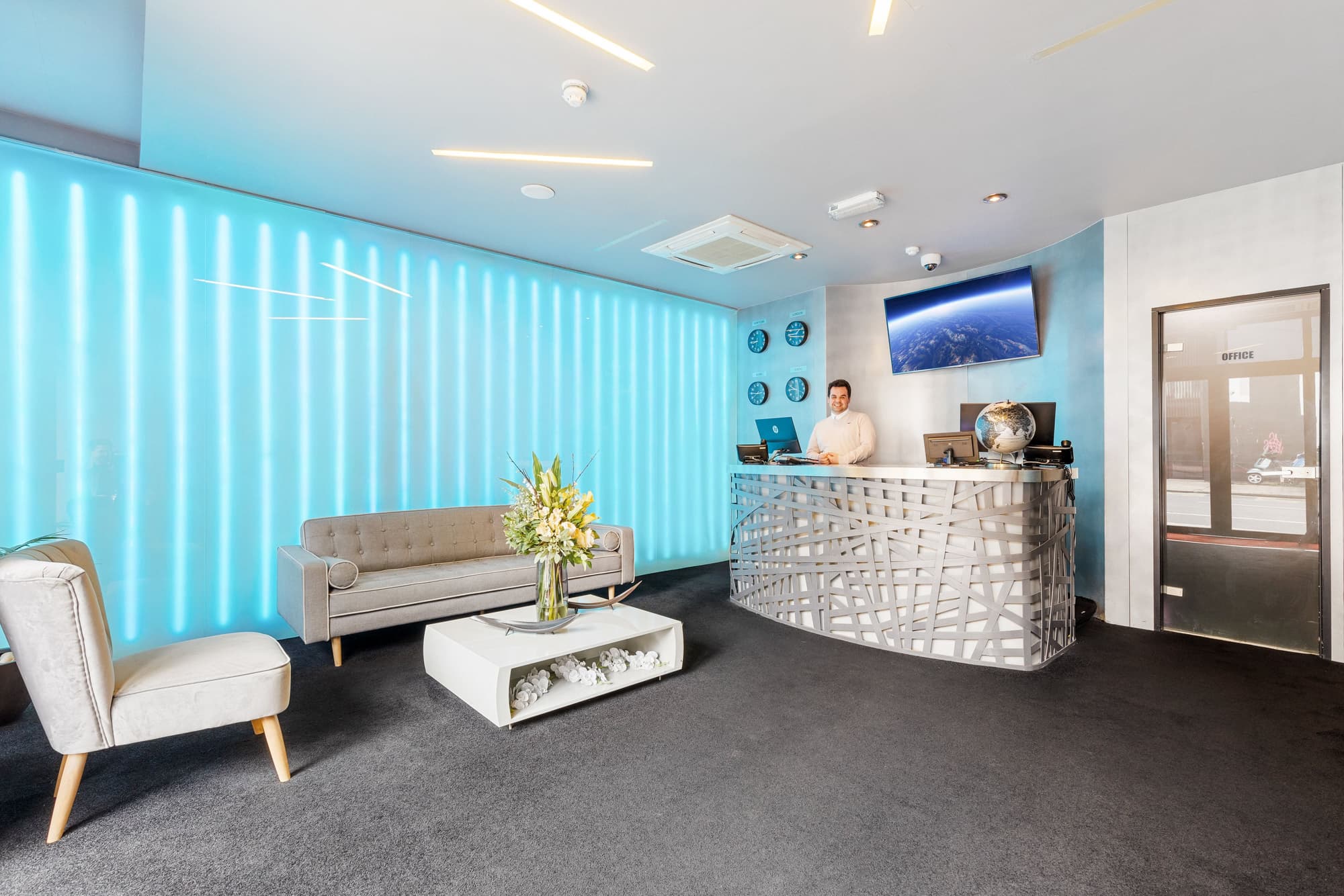 The Bryson Hotel, Lobby