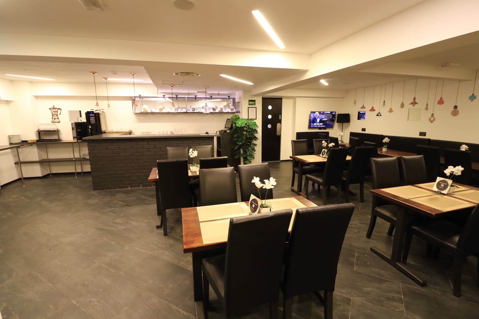 The Bryson Hotel, Restaurant