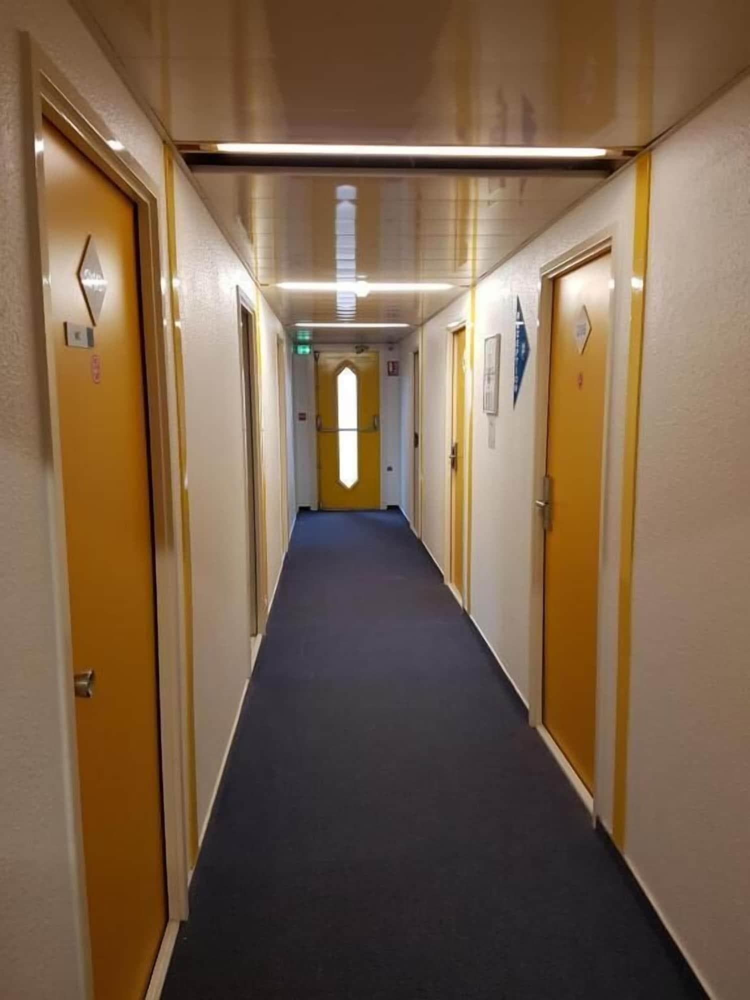 Hôtel Holiday, Lobby