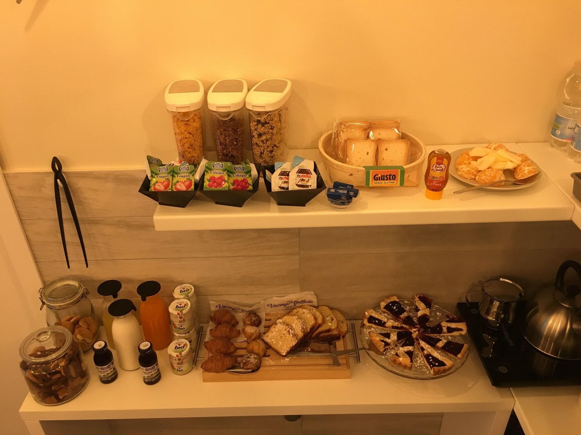 Morra's Home, Restaurant