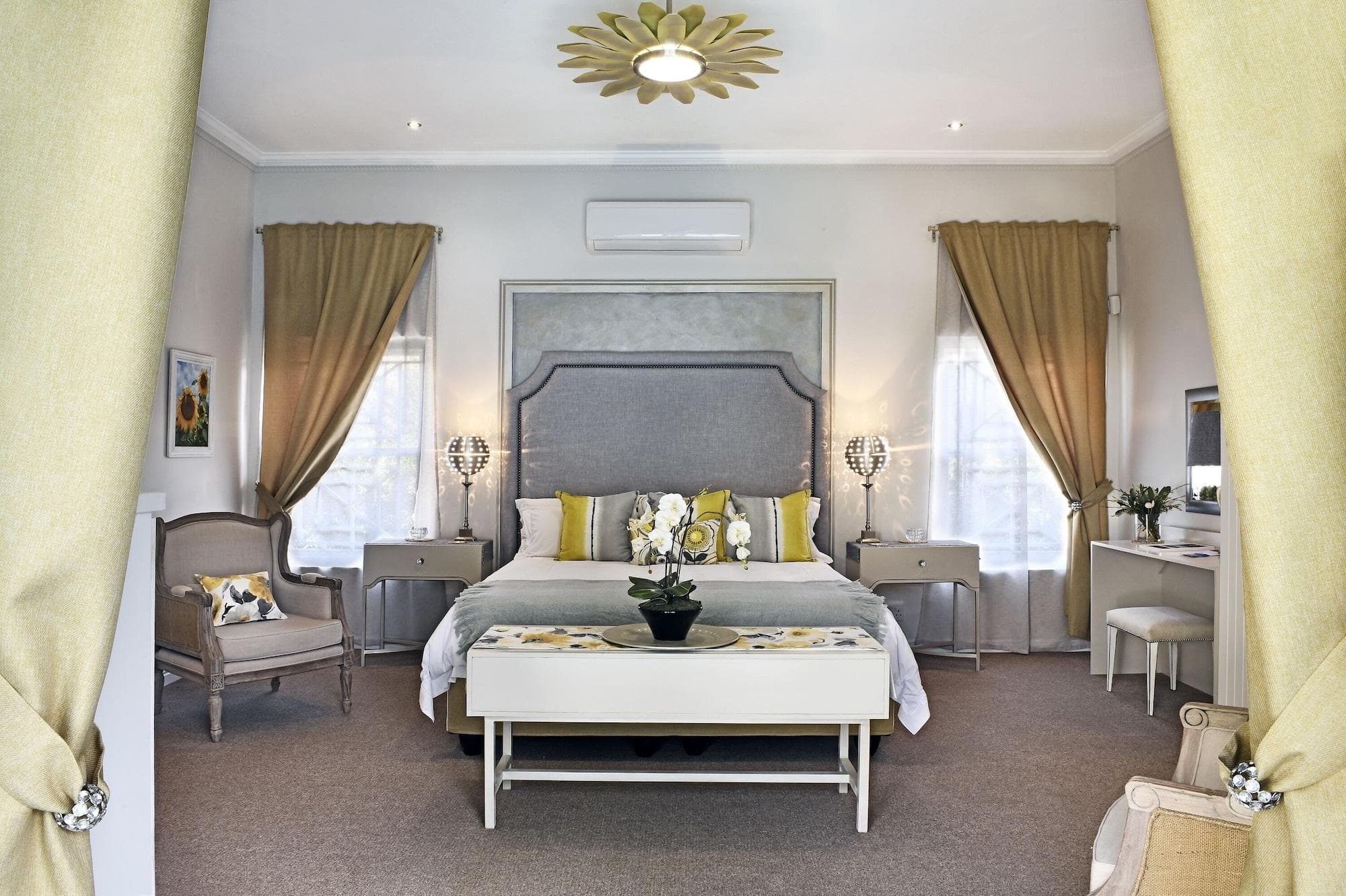 Fleur Du Soleil, Room