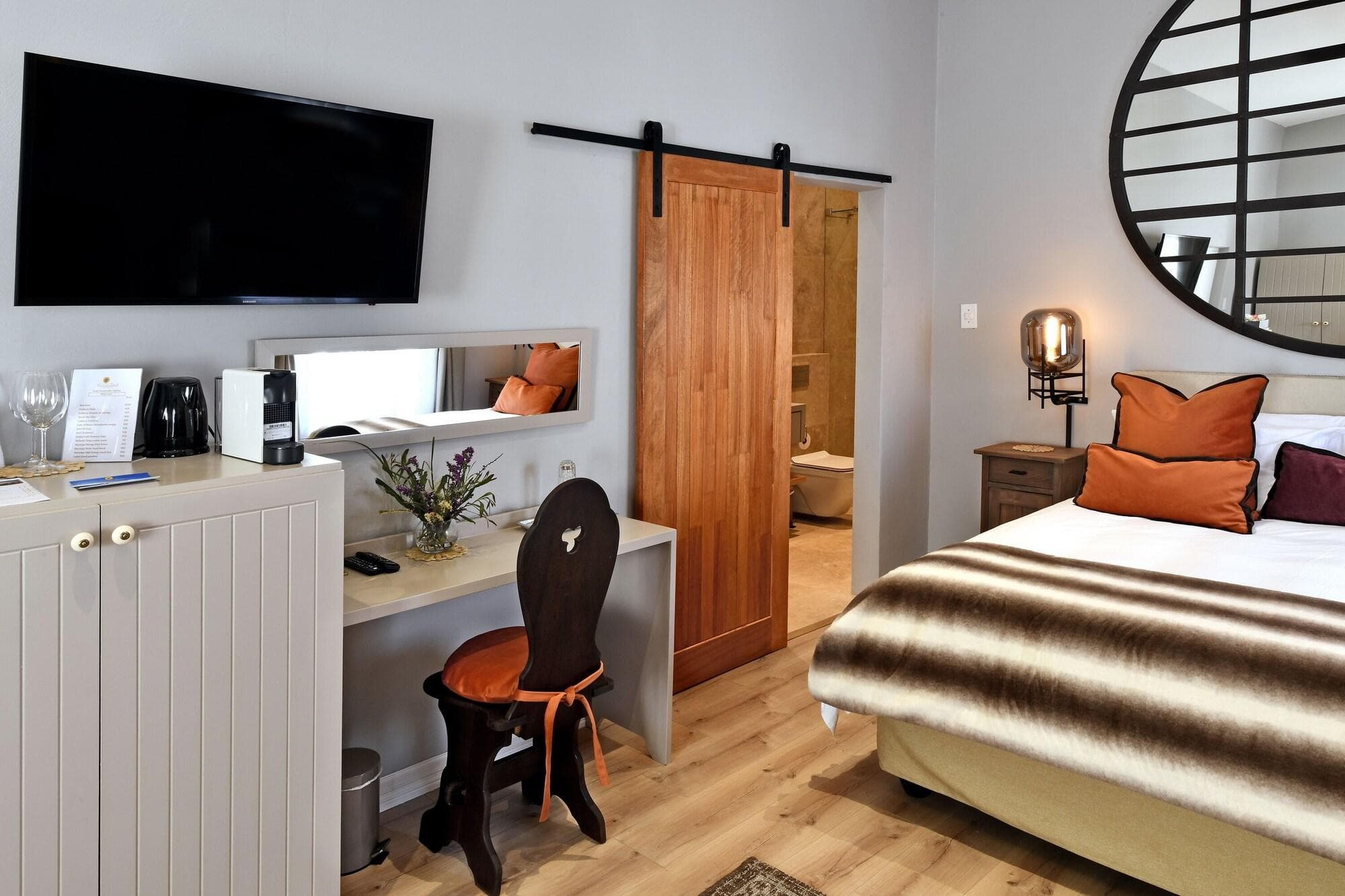 Fleur Du Soleil, Room