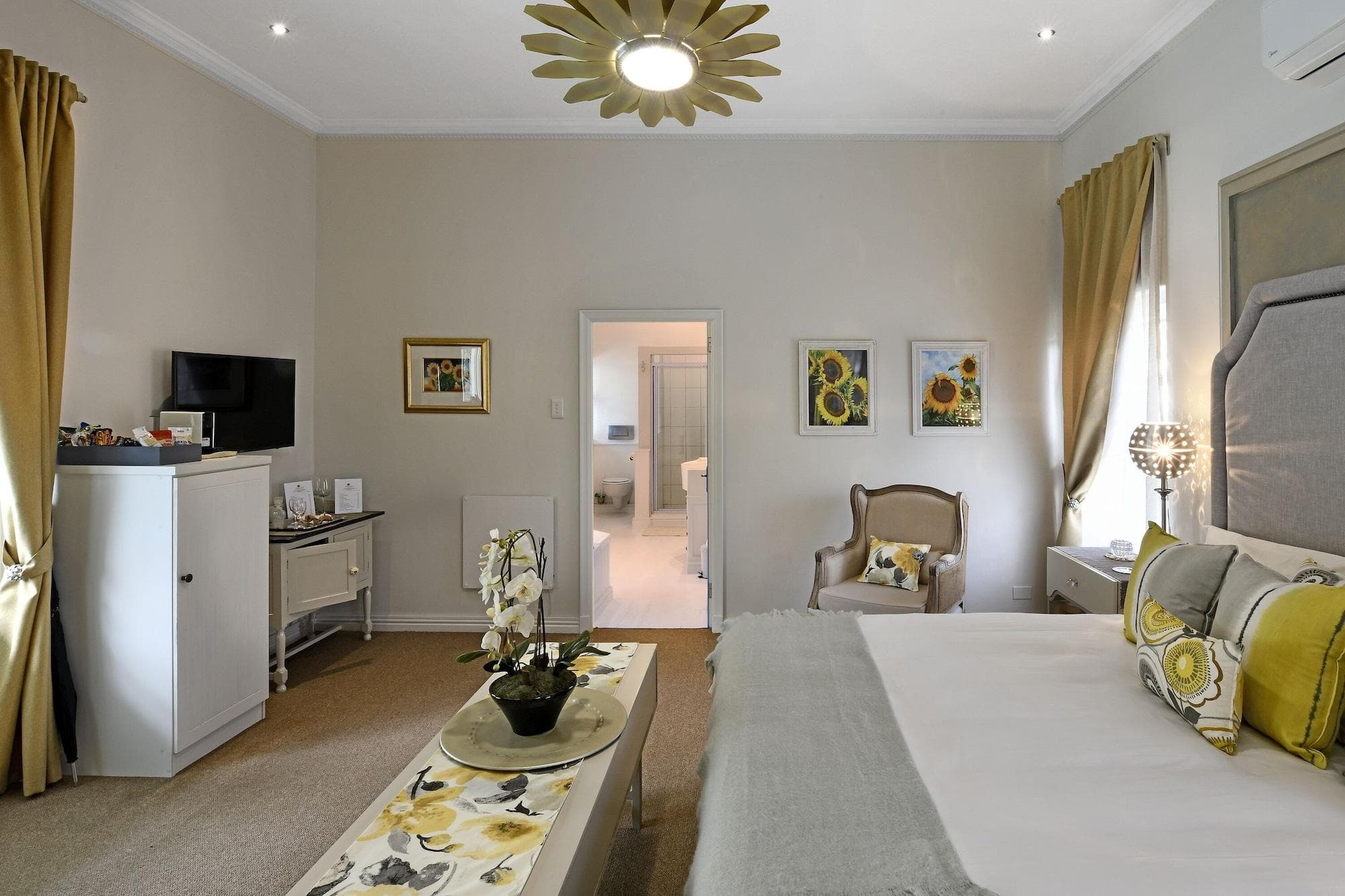 Fleur Du Soleil, Room