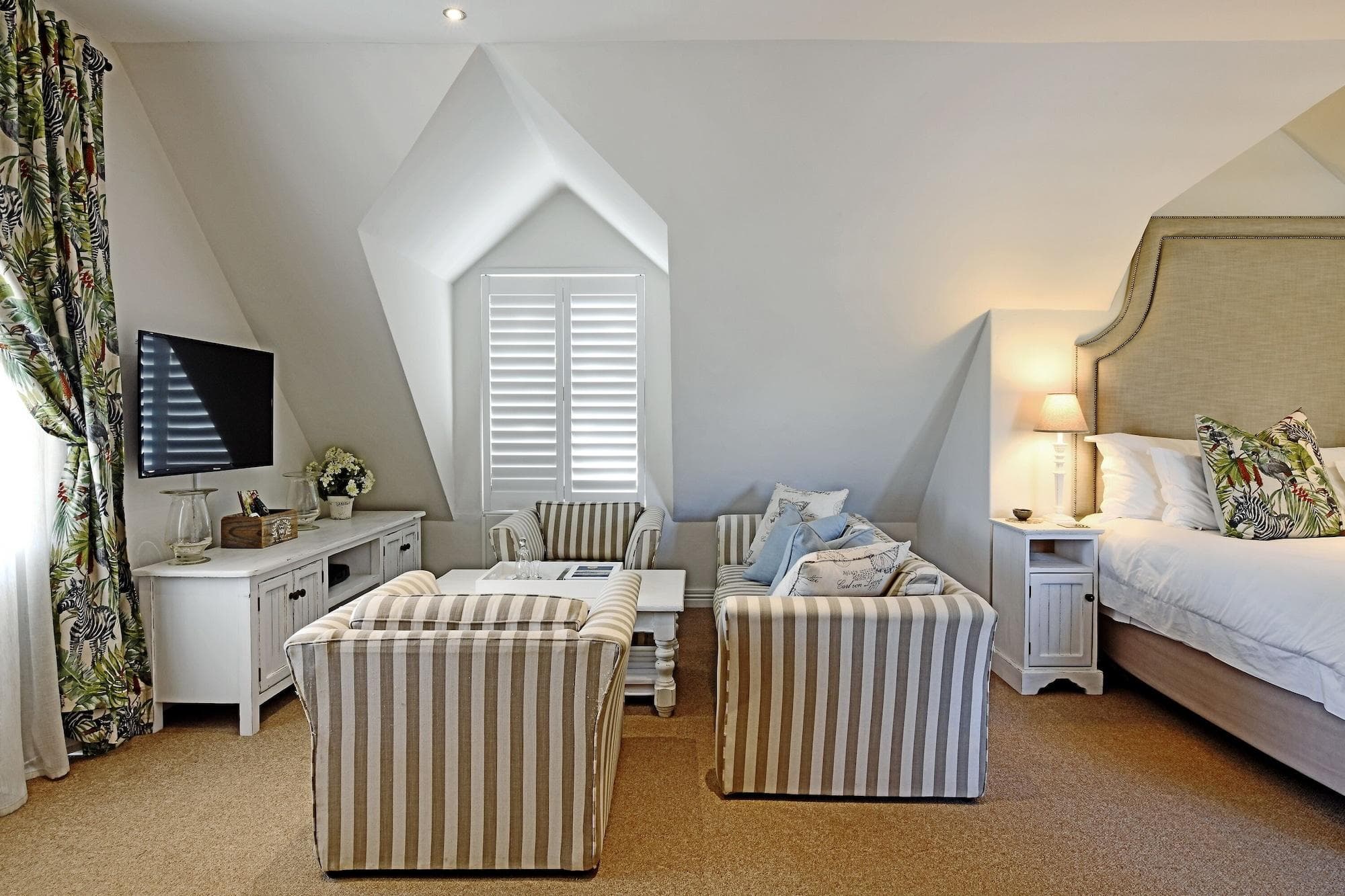 Fleur Du Soleil, Room