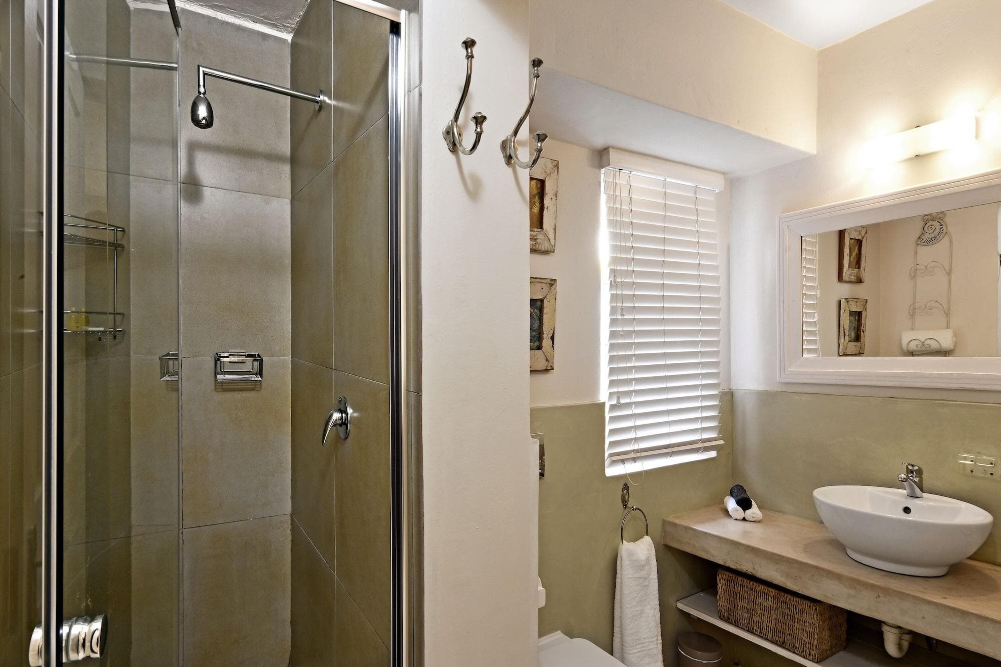 Fleur Du Soleil, Room