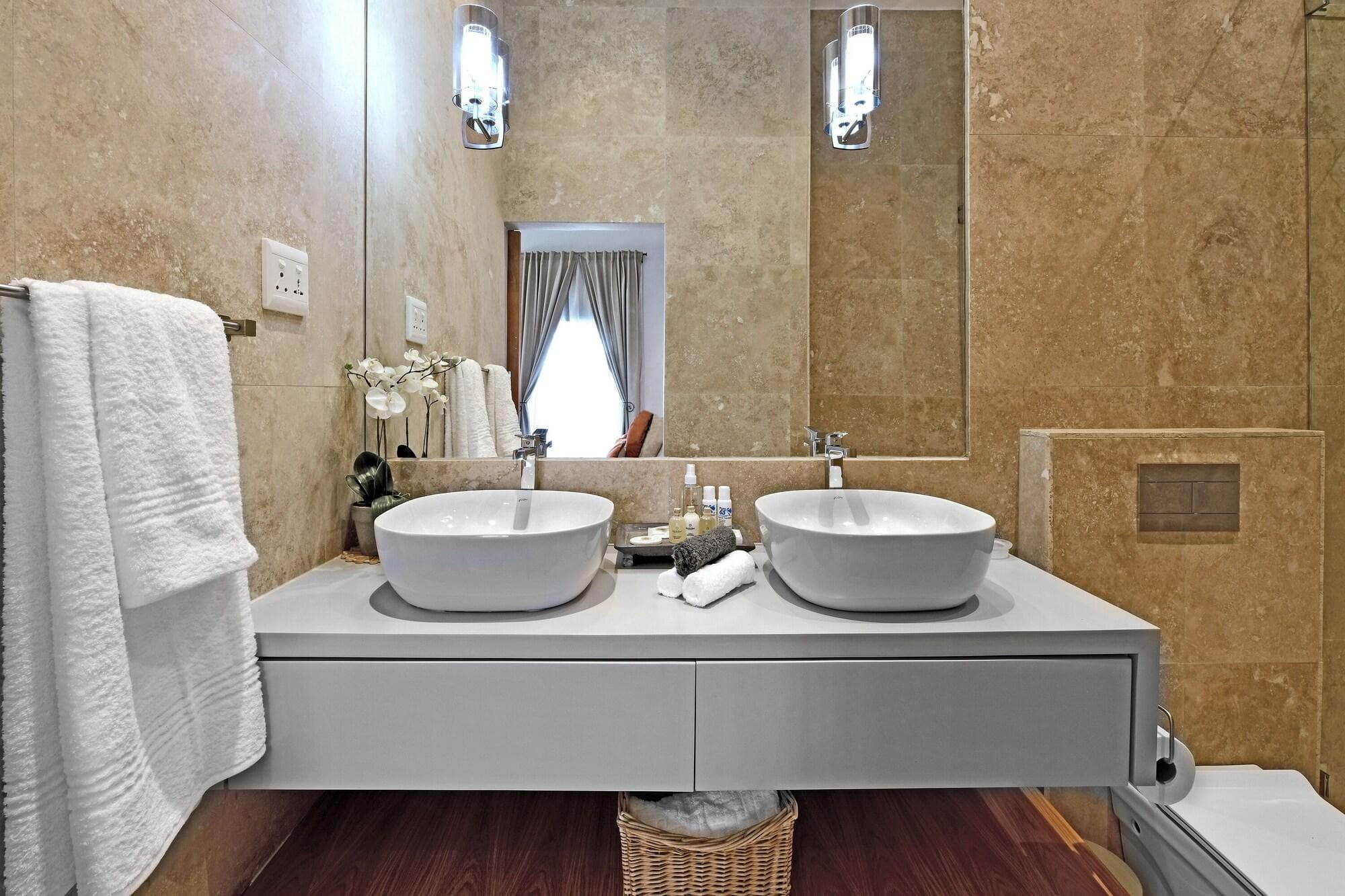 Fleur Du Soleil, Room