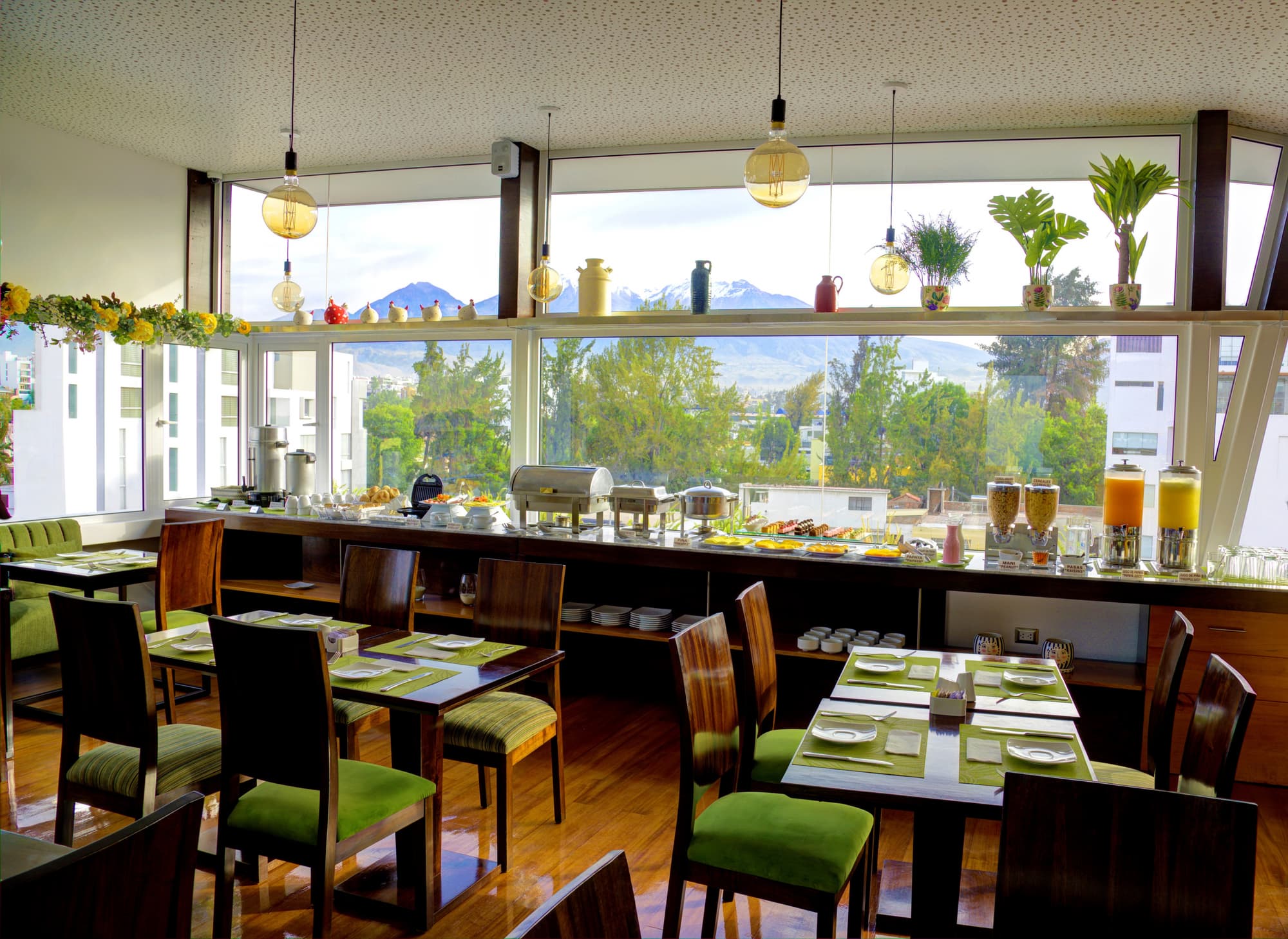 Mint Hotel, Restaurant