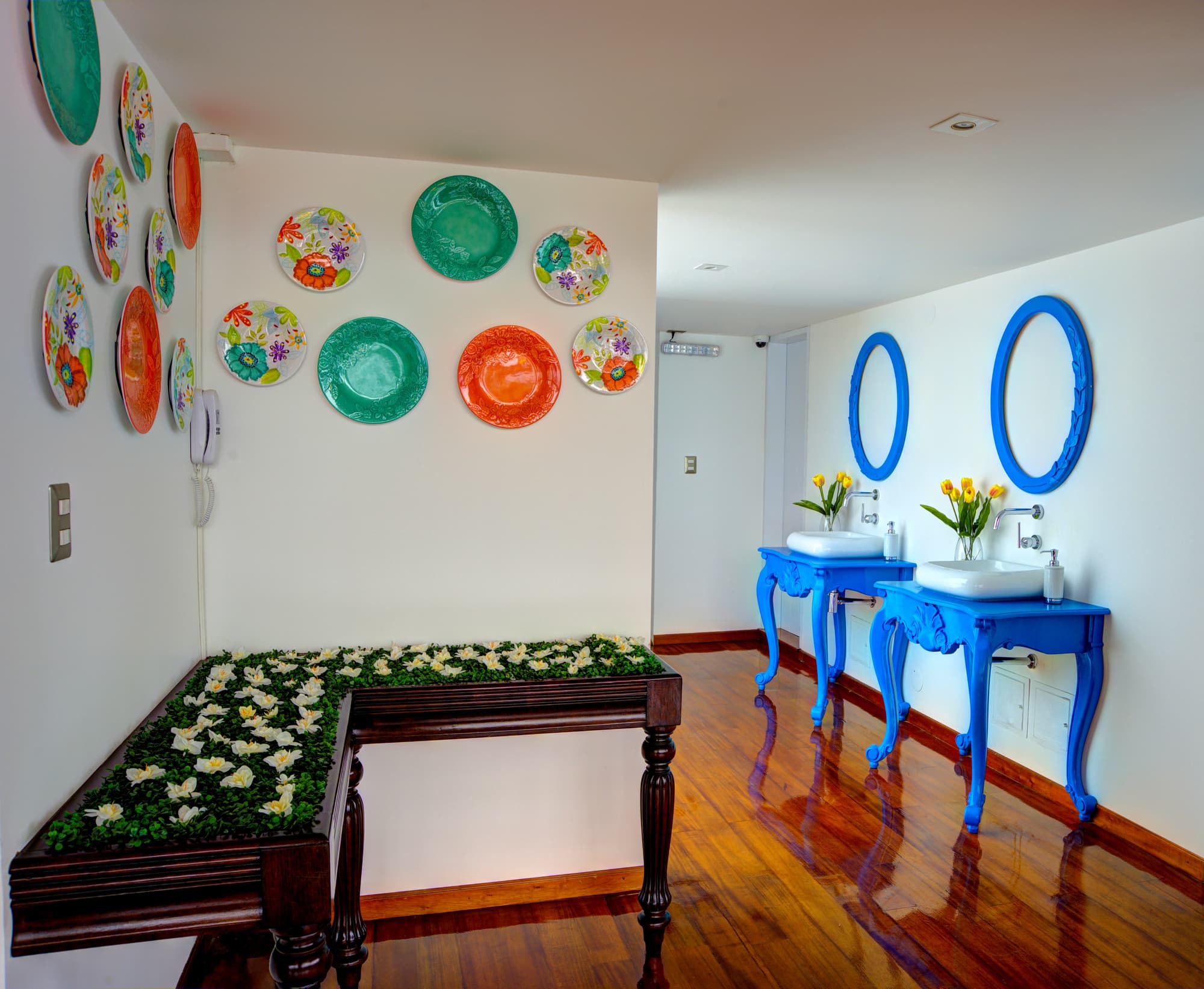 Mint Hotel, Restaurant