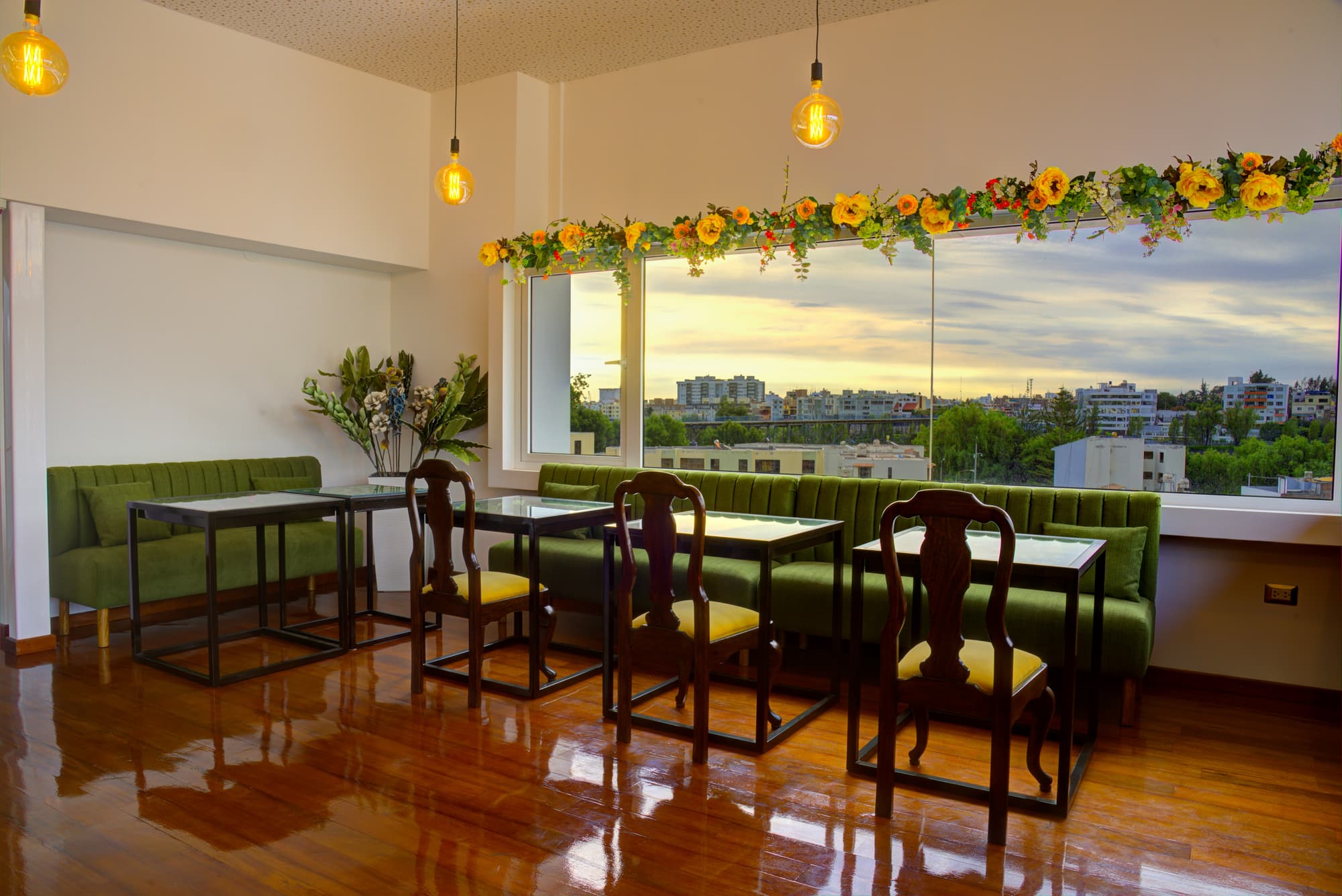 Mint Hotel, Restaurant