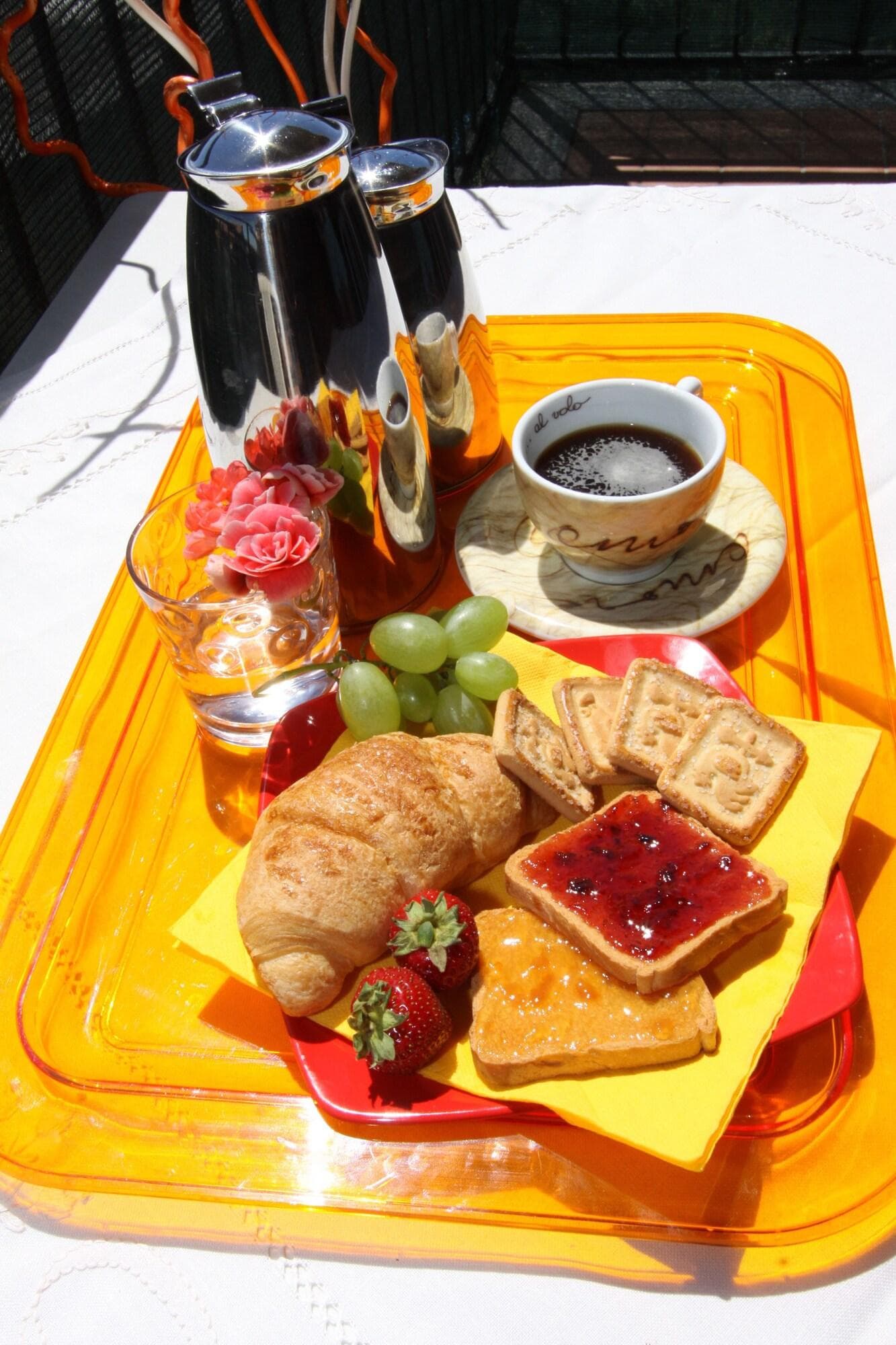 Moonrose, Restaurant