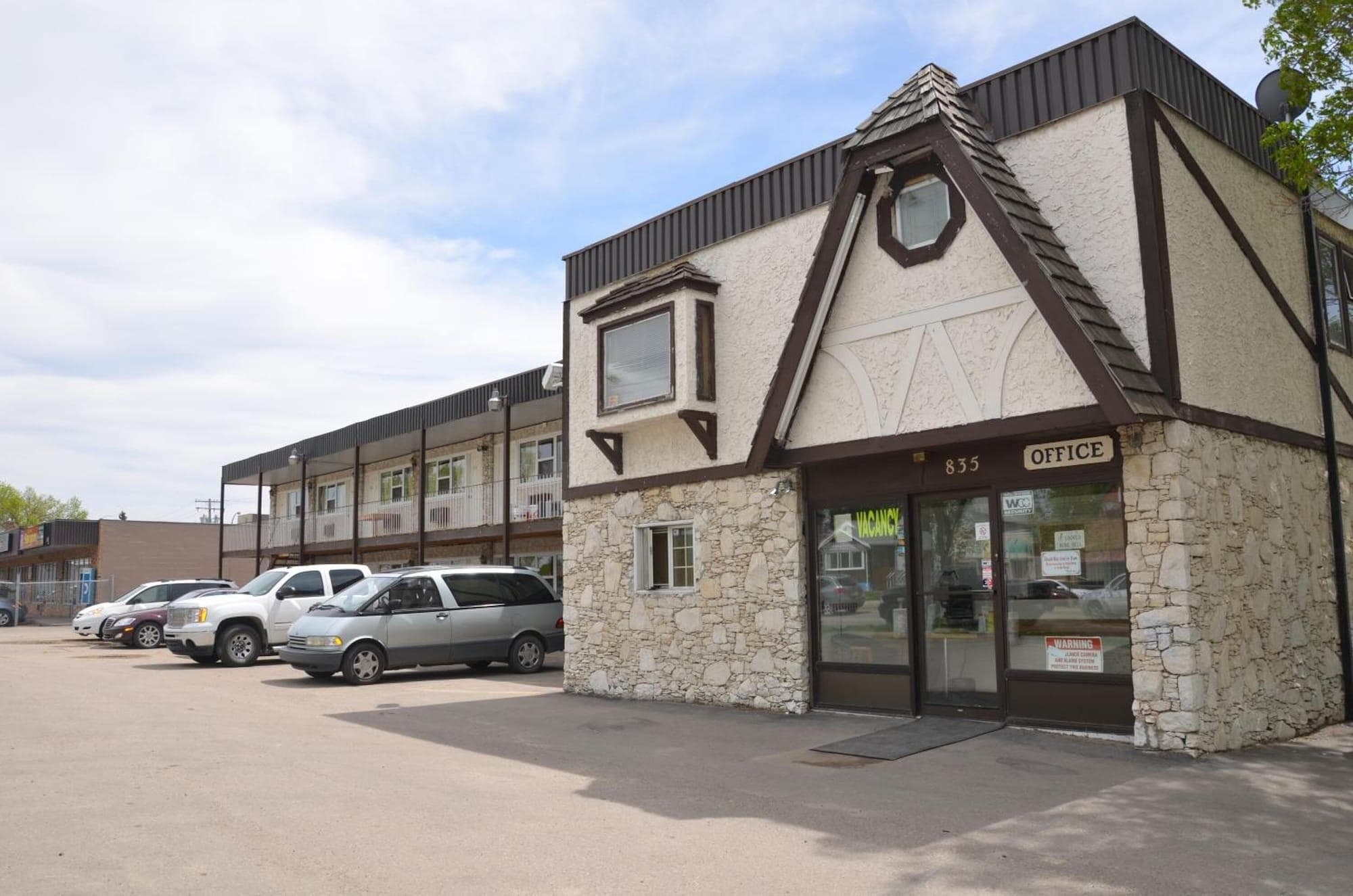 Coachman Inn, General view