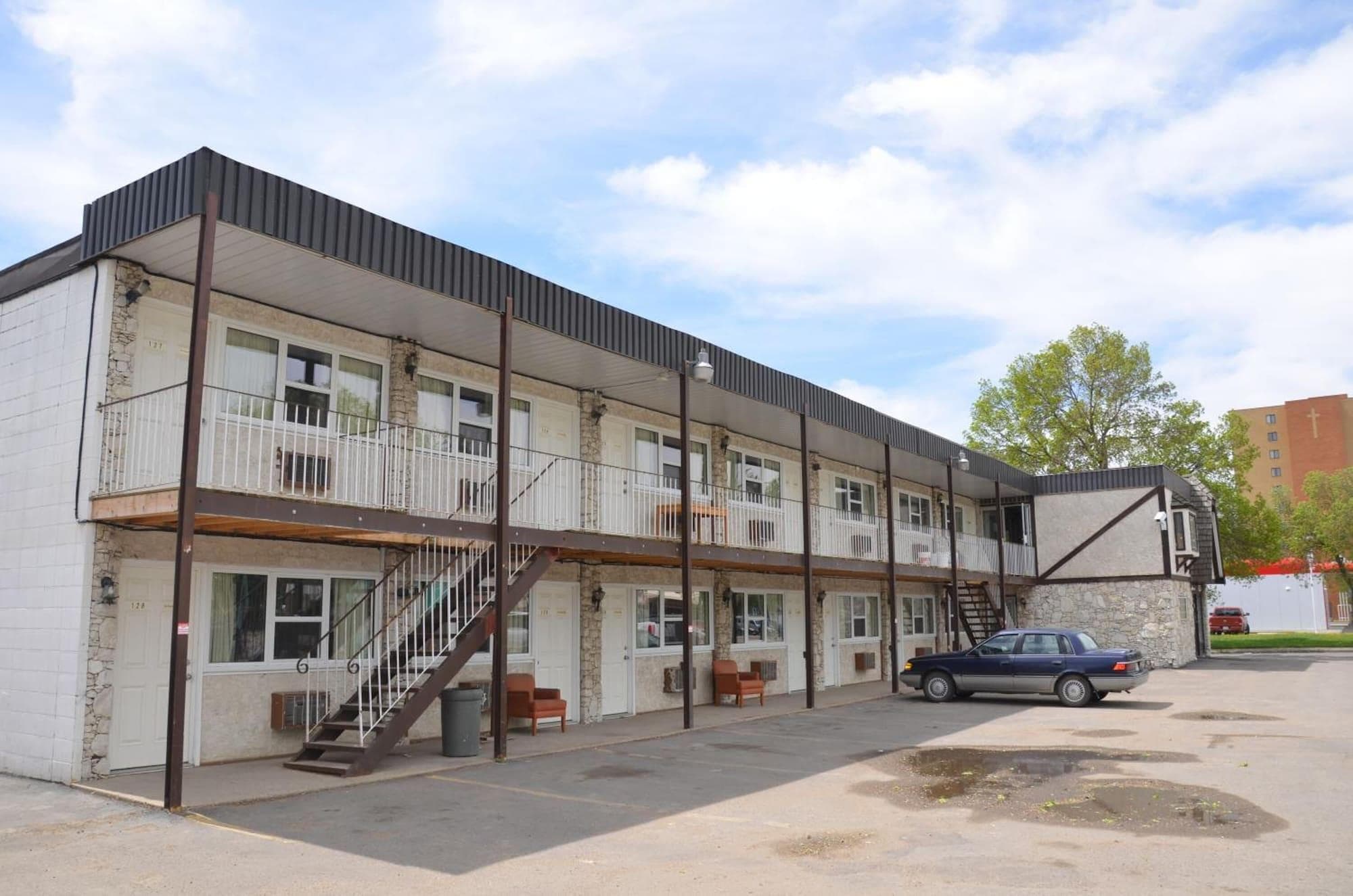 Coachman Inn, General view