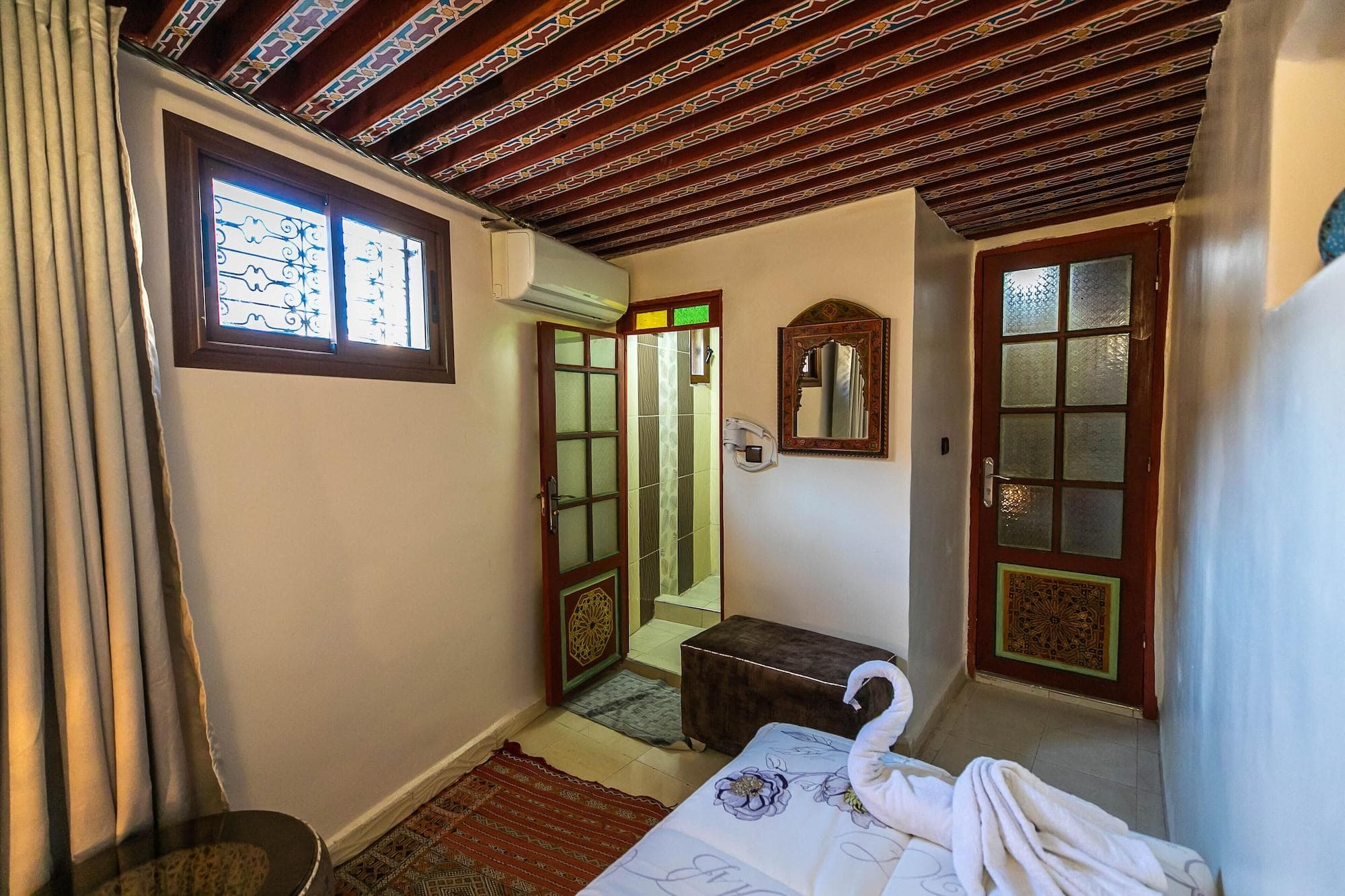 Dar El Ouedghiri, Room
