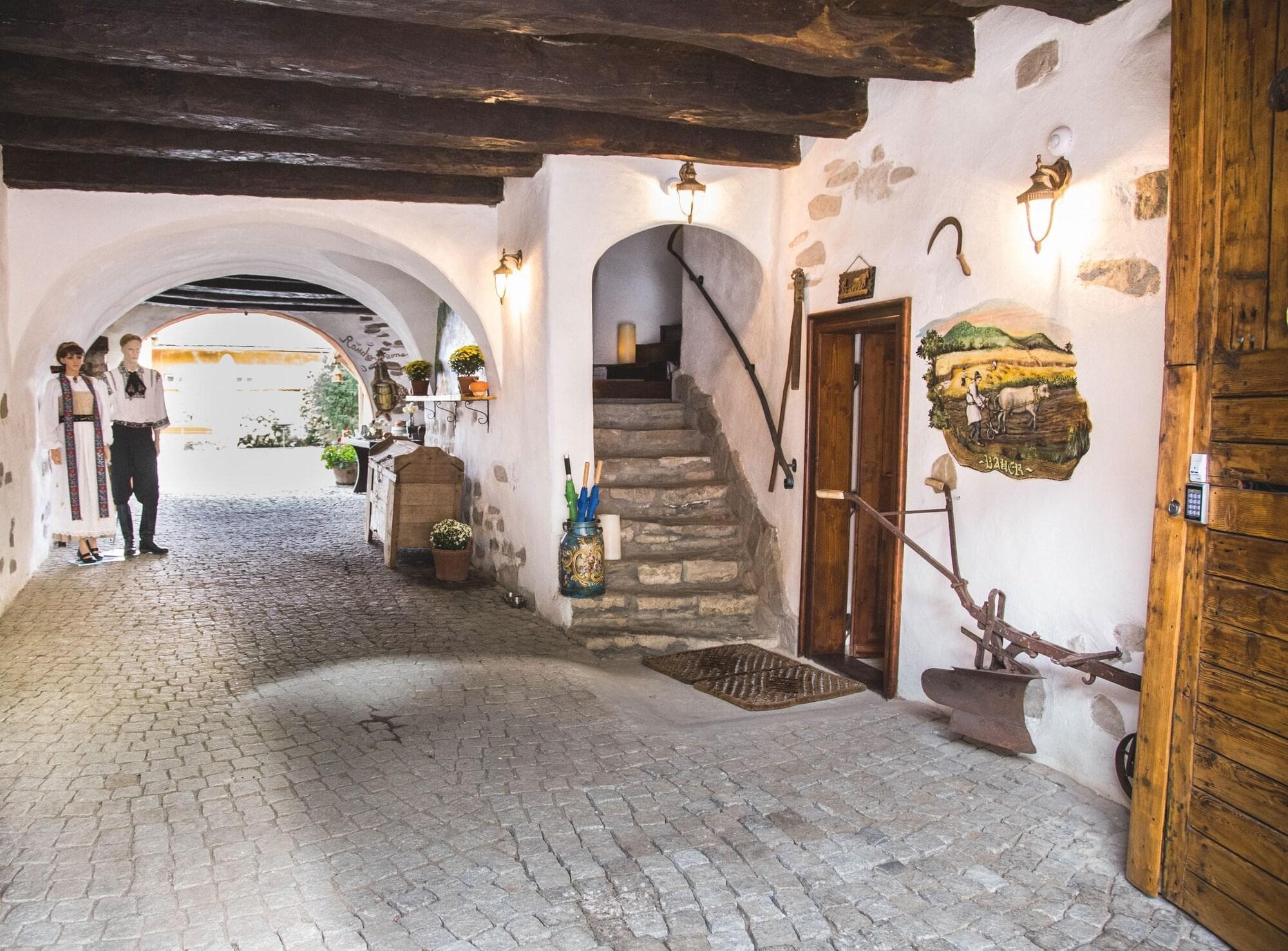 Taschler Haus Boutique, General view