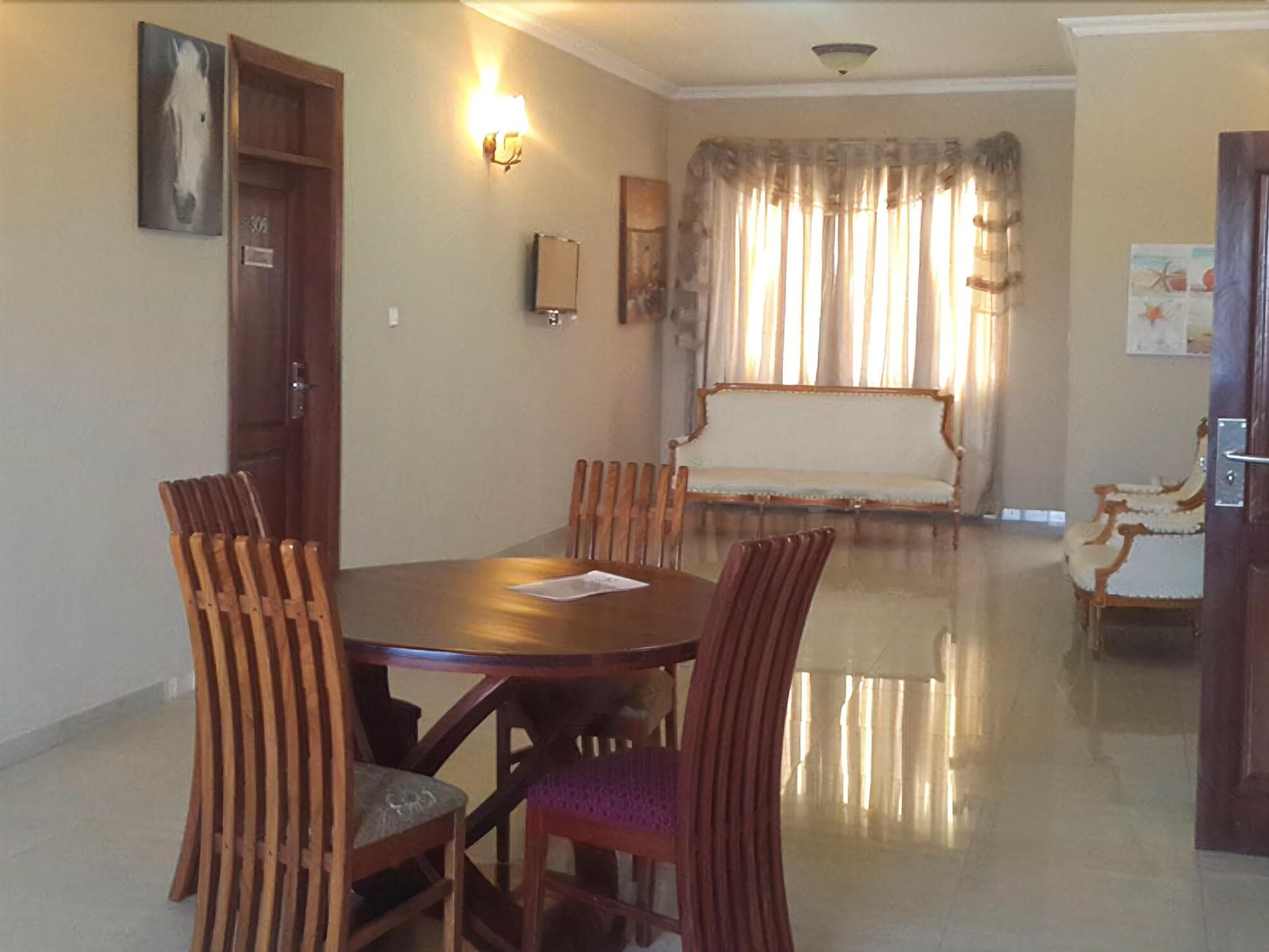 Crystal Rose Ambassador Hotel, Room