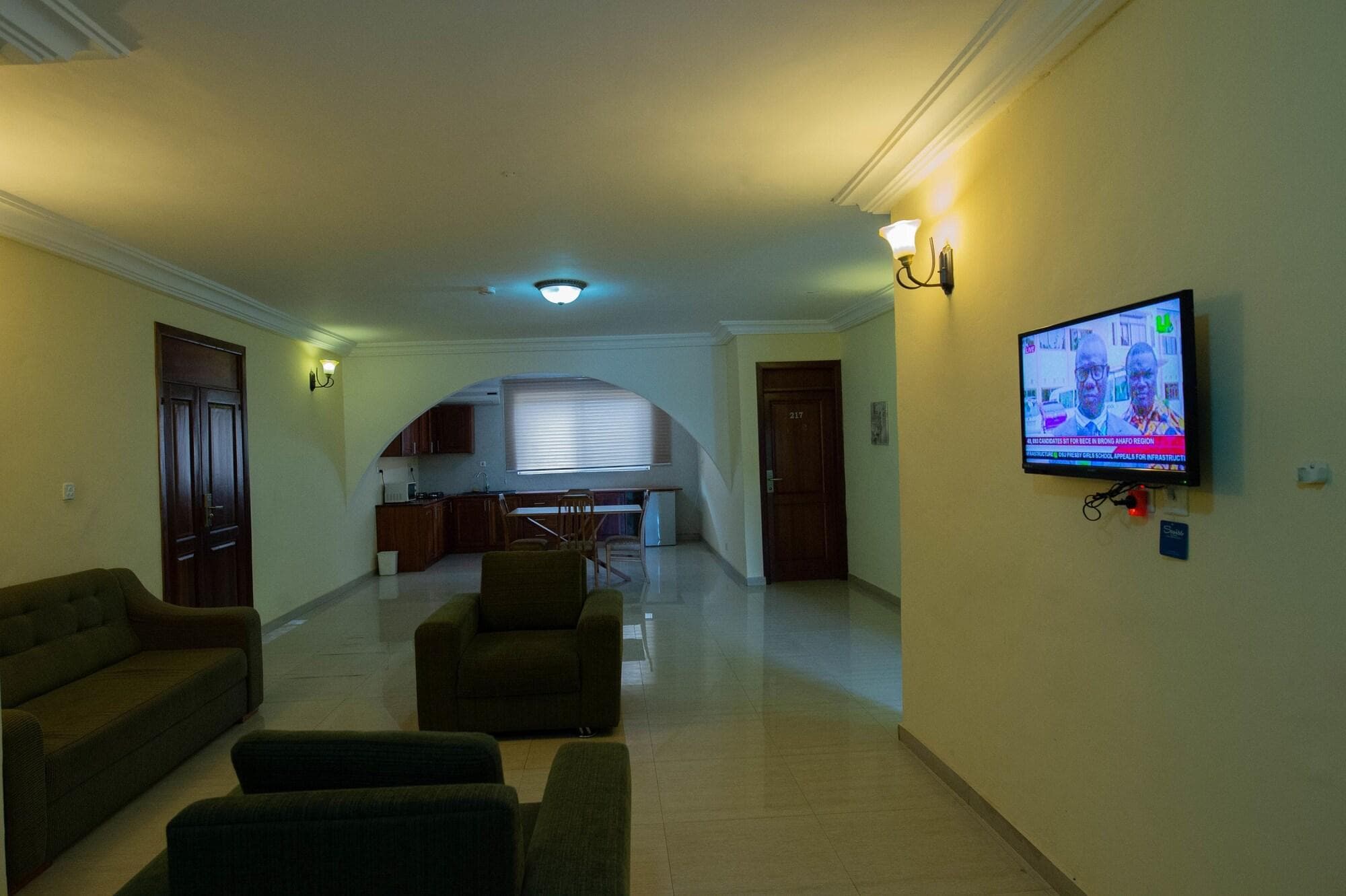 Crystal Rose Ambassador Hotel, Room