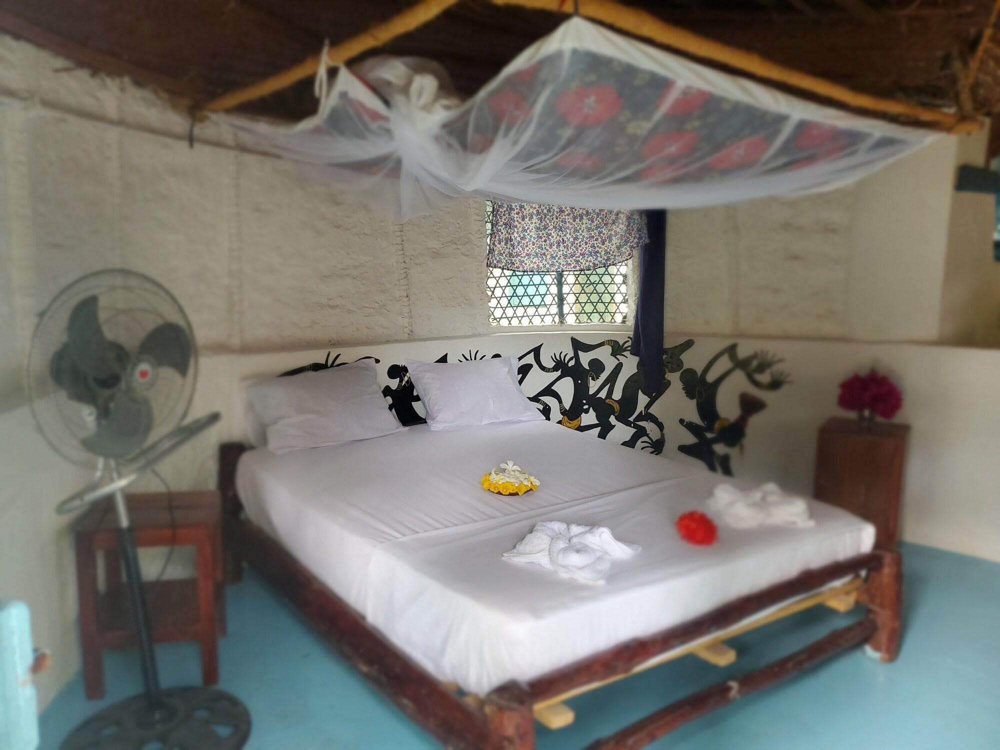 Fontaine Garden Village, Room