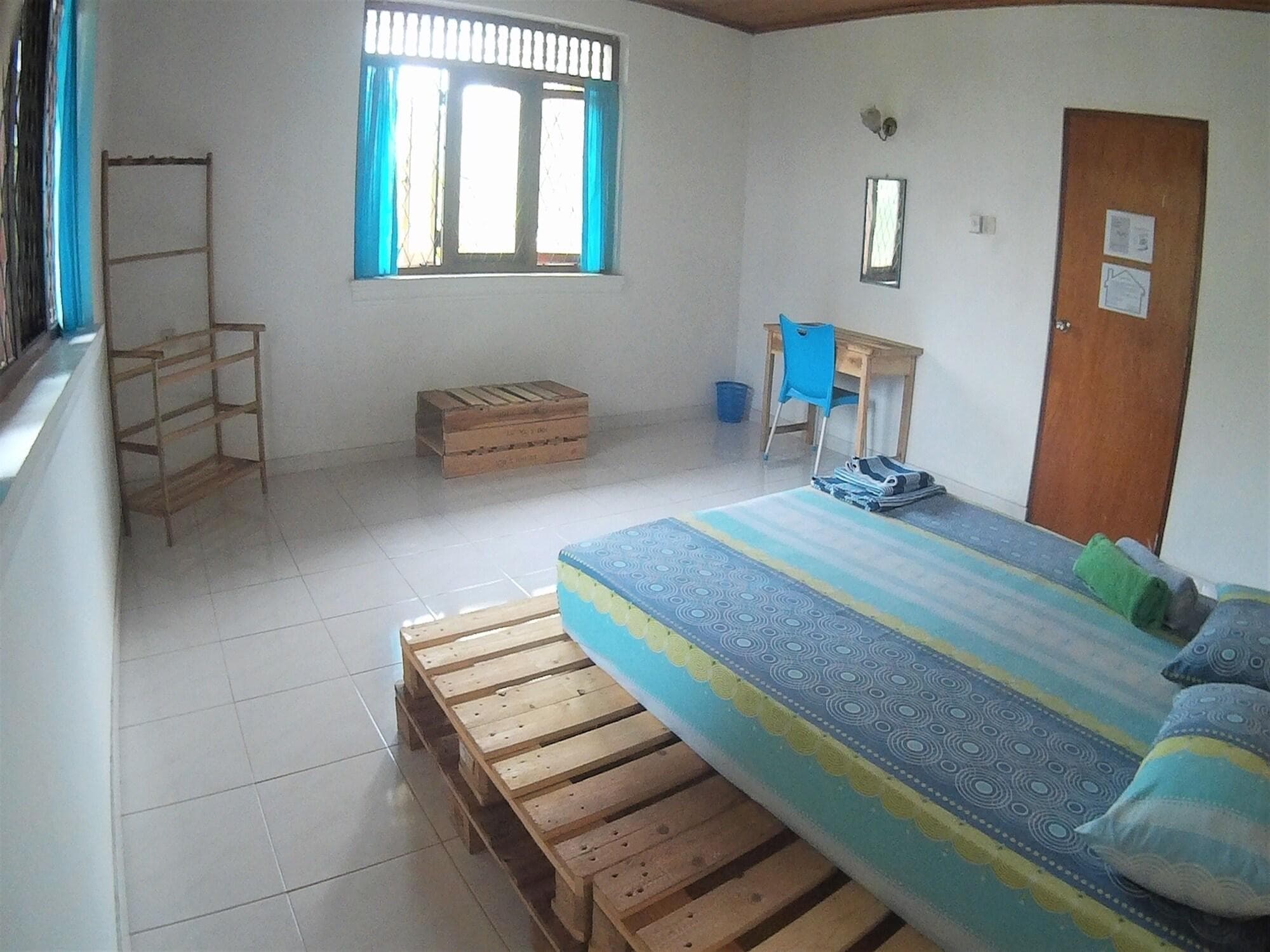 The Pallet House, Room