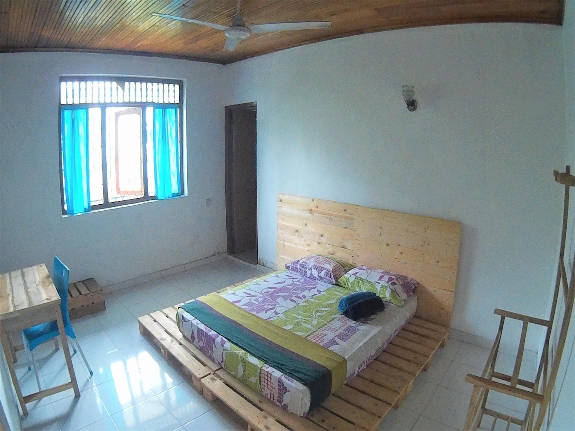 The Pallet House, Room