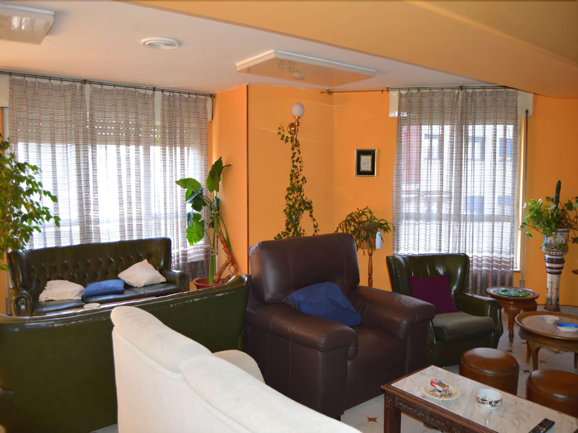 Hotel Vaqueros, Lobby