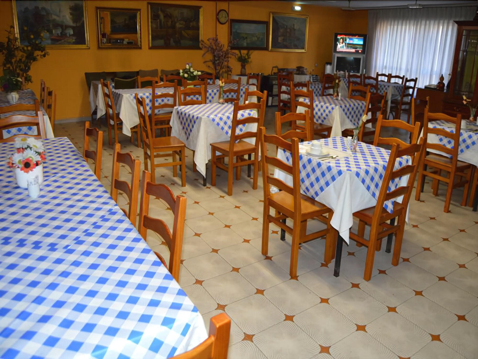 Hotel Vaqueros, Restaurant