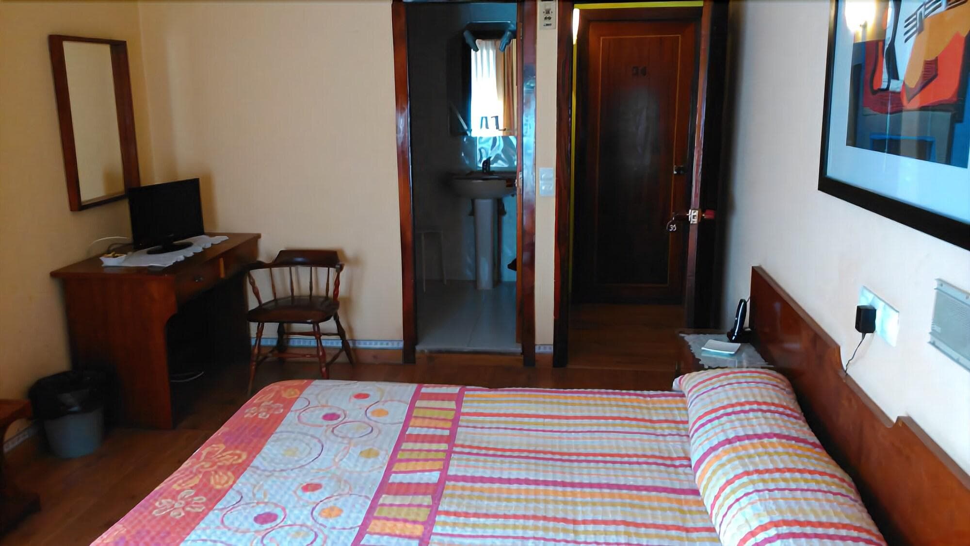 Hotel Vaqueros, Room