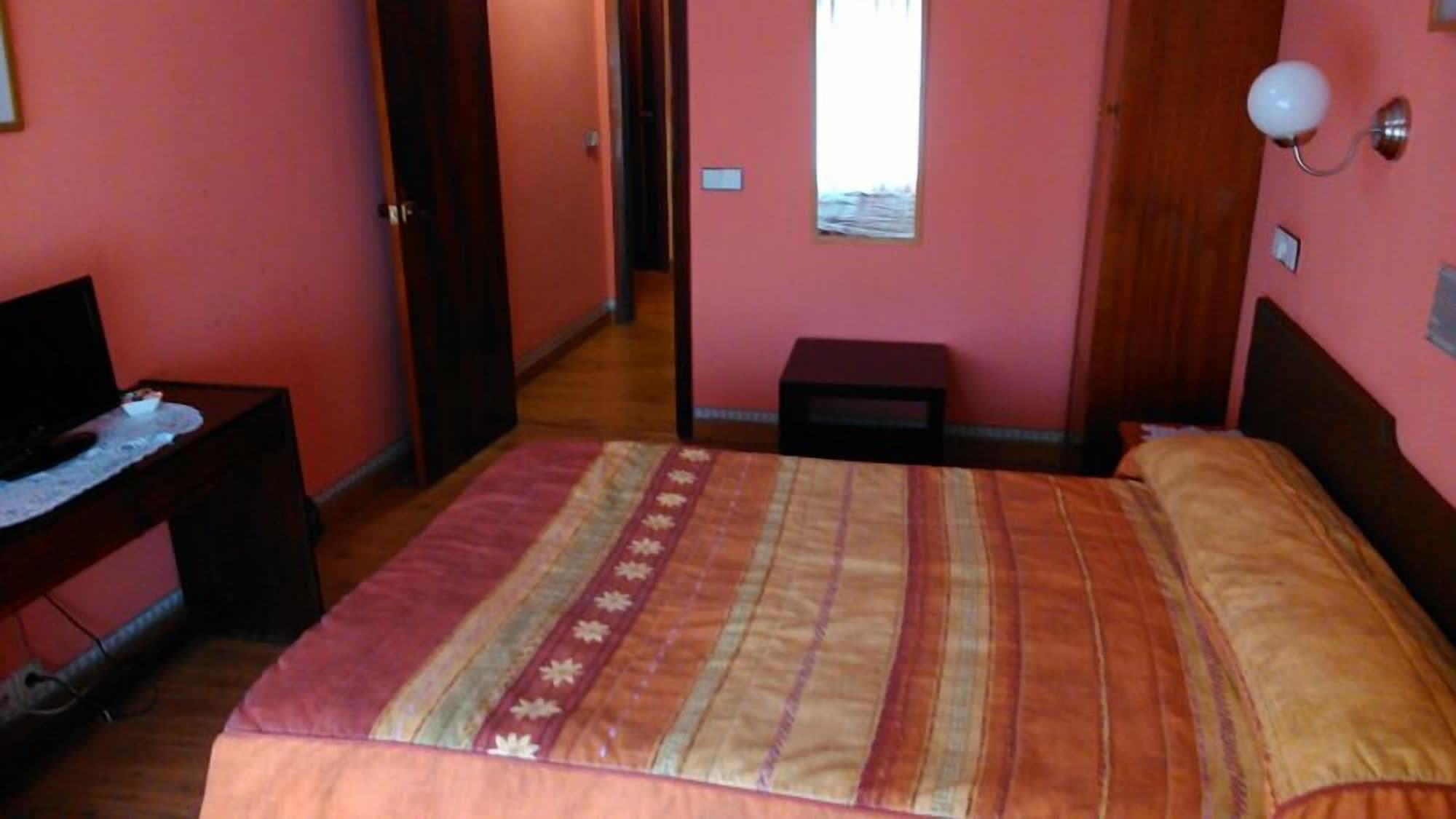 Hotel Vaqueros, Room