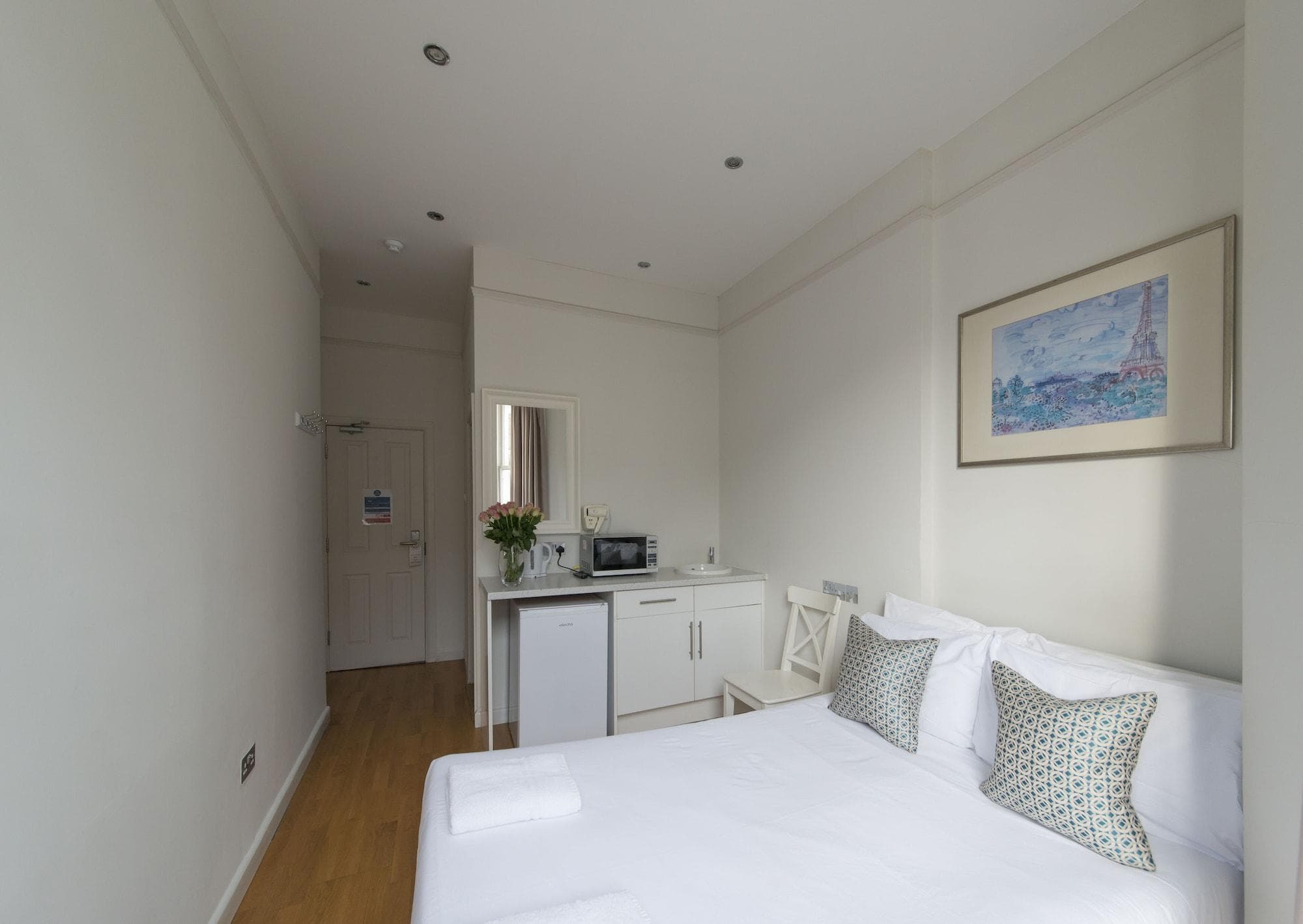 23 Matheson Road, Room