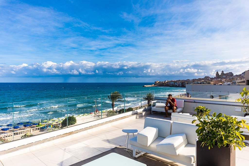 Victoria Palace Hotel, General view