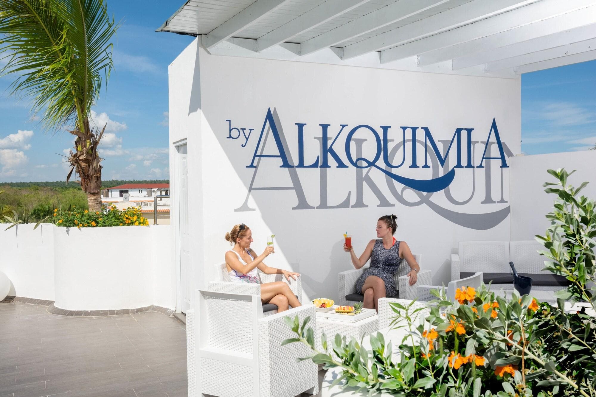 Alkquimia Hotel Lounge And Bar, Sports and Entertainment